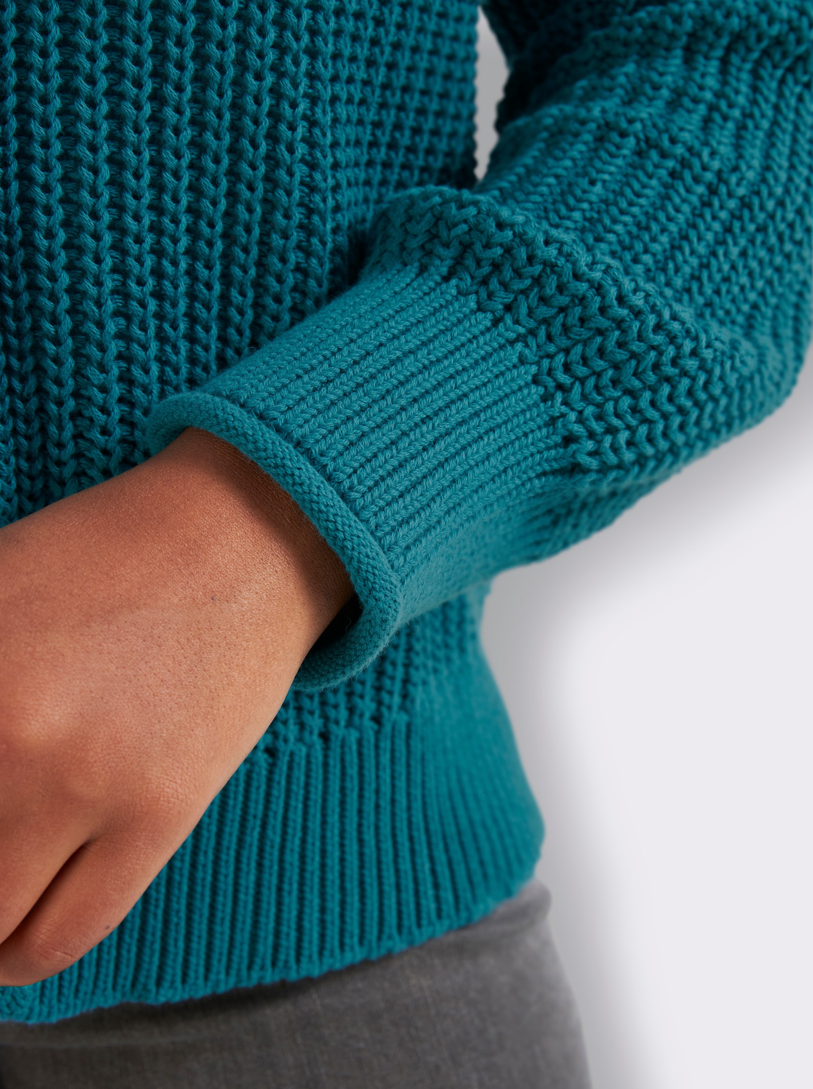 Strickjacke in Grobstrick-Muster - aquapetrol
