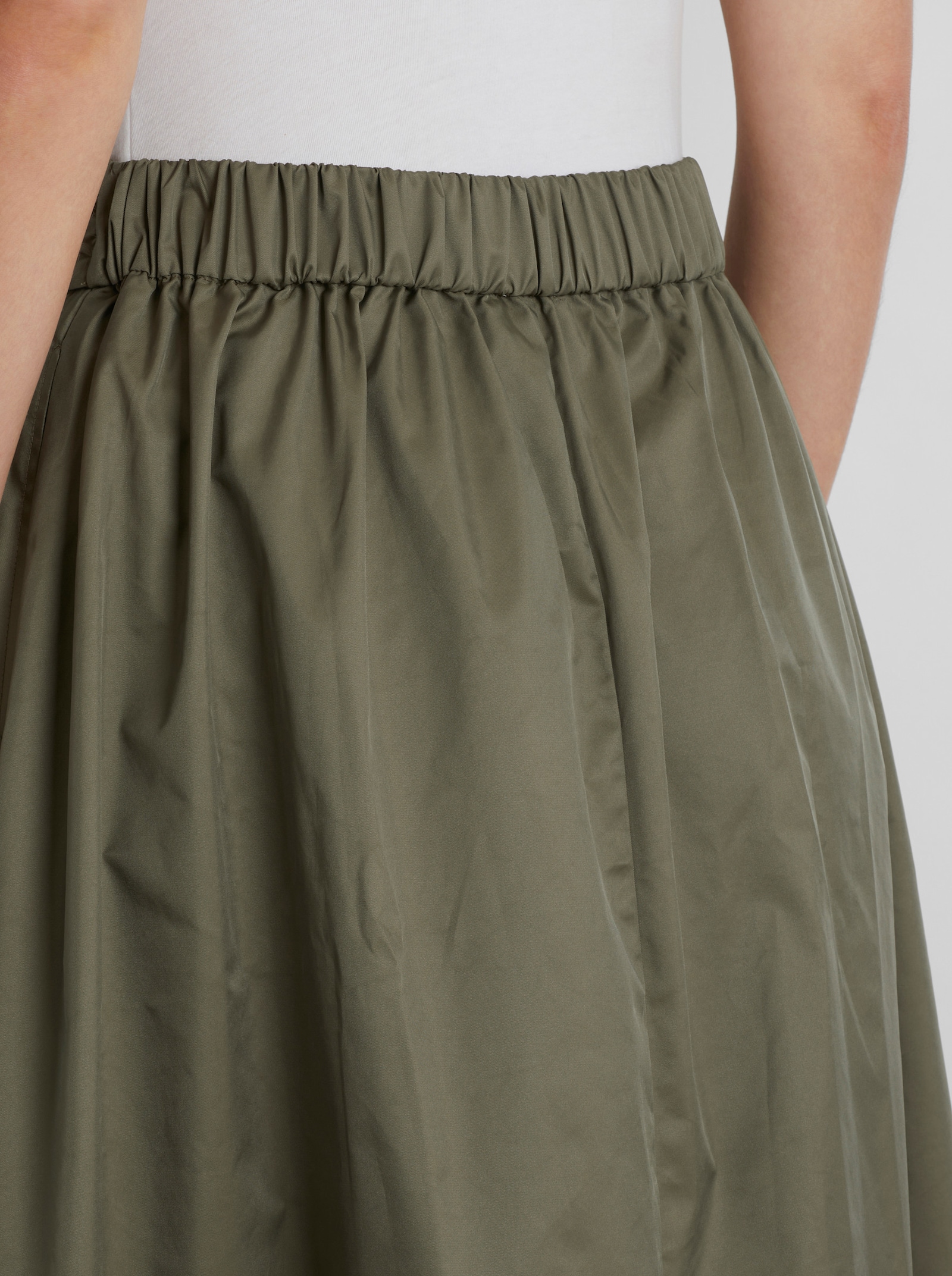 heine Schlupfrock mit leichtem Glanz - oliv
