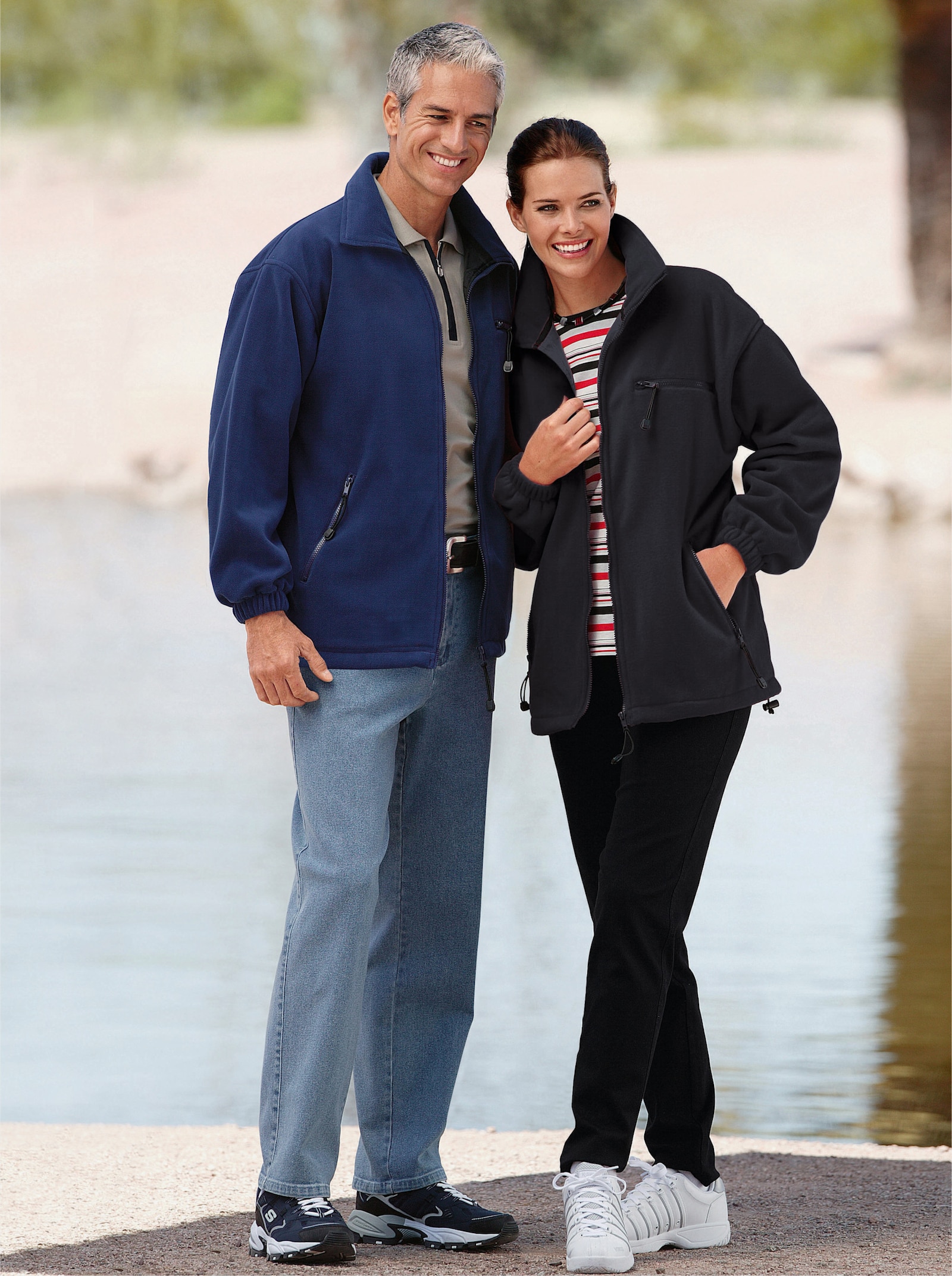 Fleecejacke mit elastischen Ärmelbündchen - schwarz