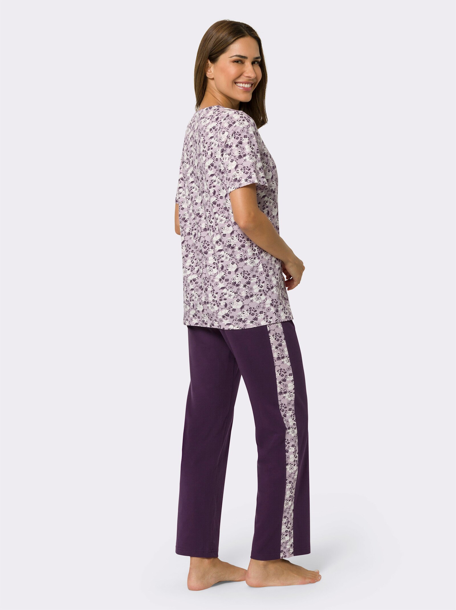 Schlafanzug mit bedruckten Galonstreifen - flieder-traube-bedruckt