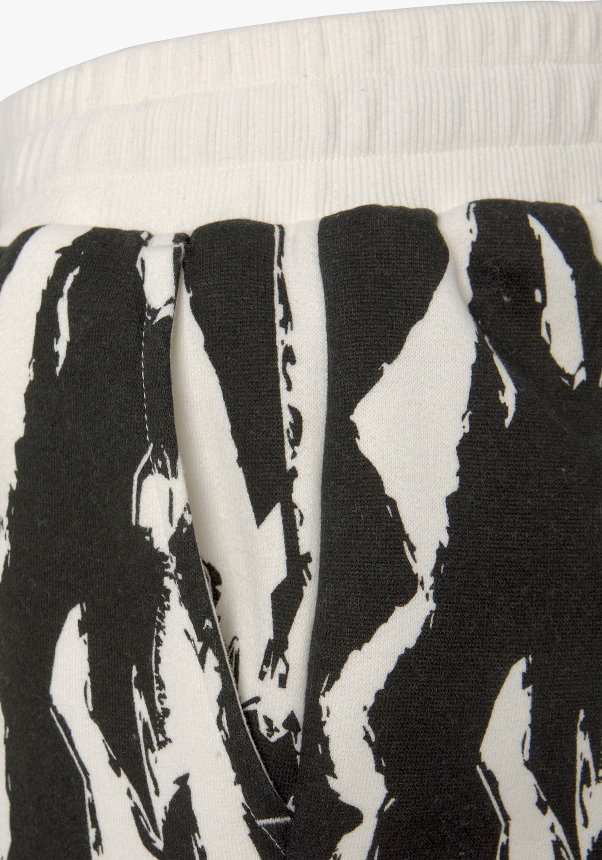 Sweatshorts - schwarz-weiß gemustert