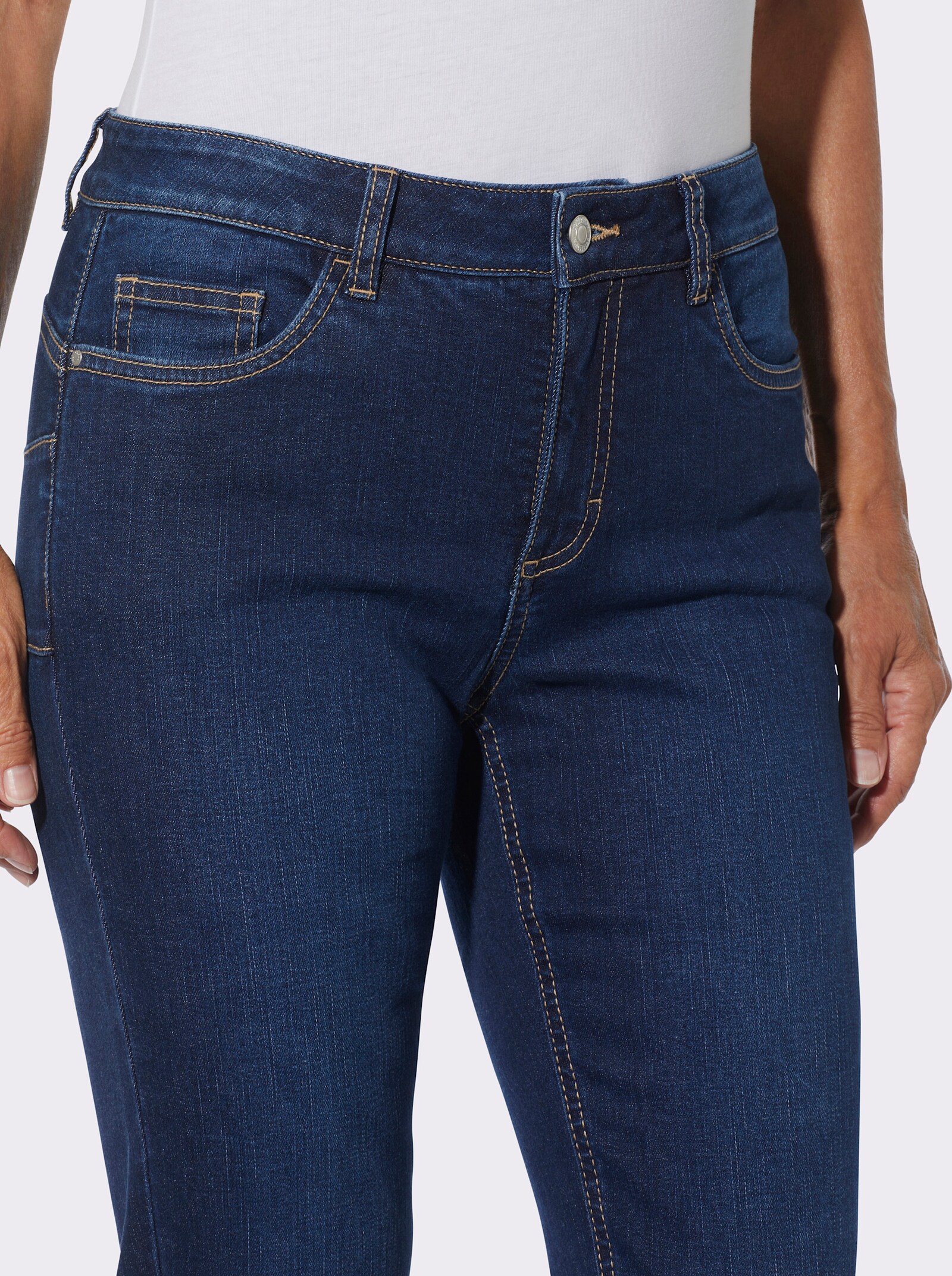 Push-up-Jeans mit Abnähern hinten - darkblue-stone-washed