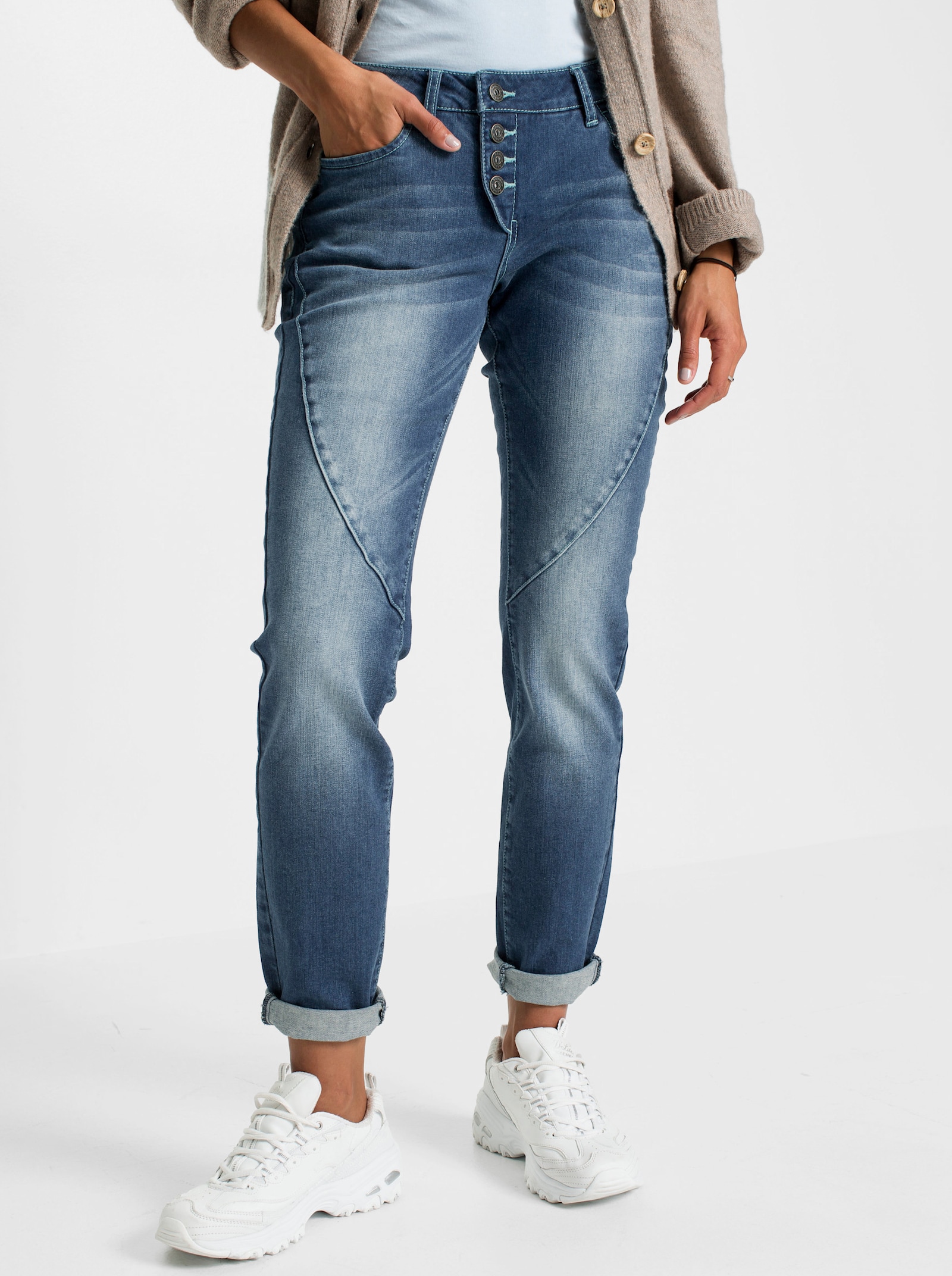 Jeans mit sichtbarem Knopfverschluss - blue-stone-washed
