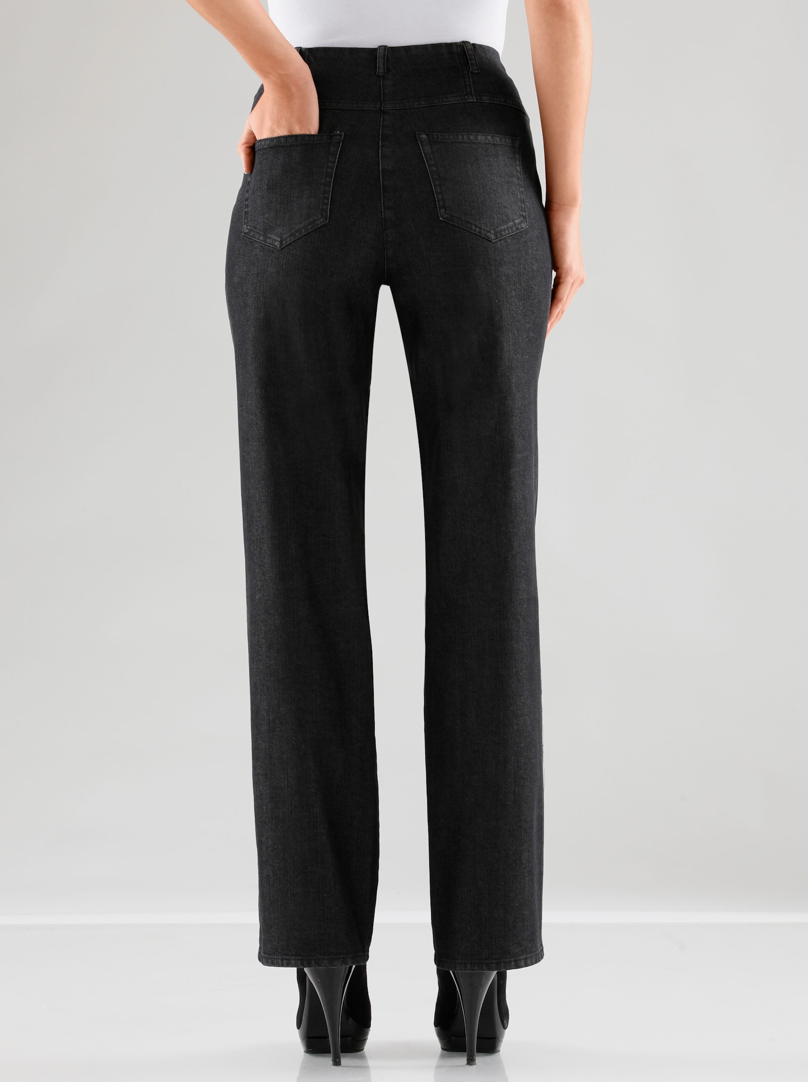 Cosma Jeans mit innenliegendem Dehnbund - schwarz