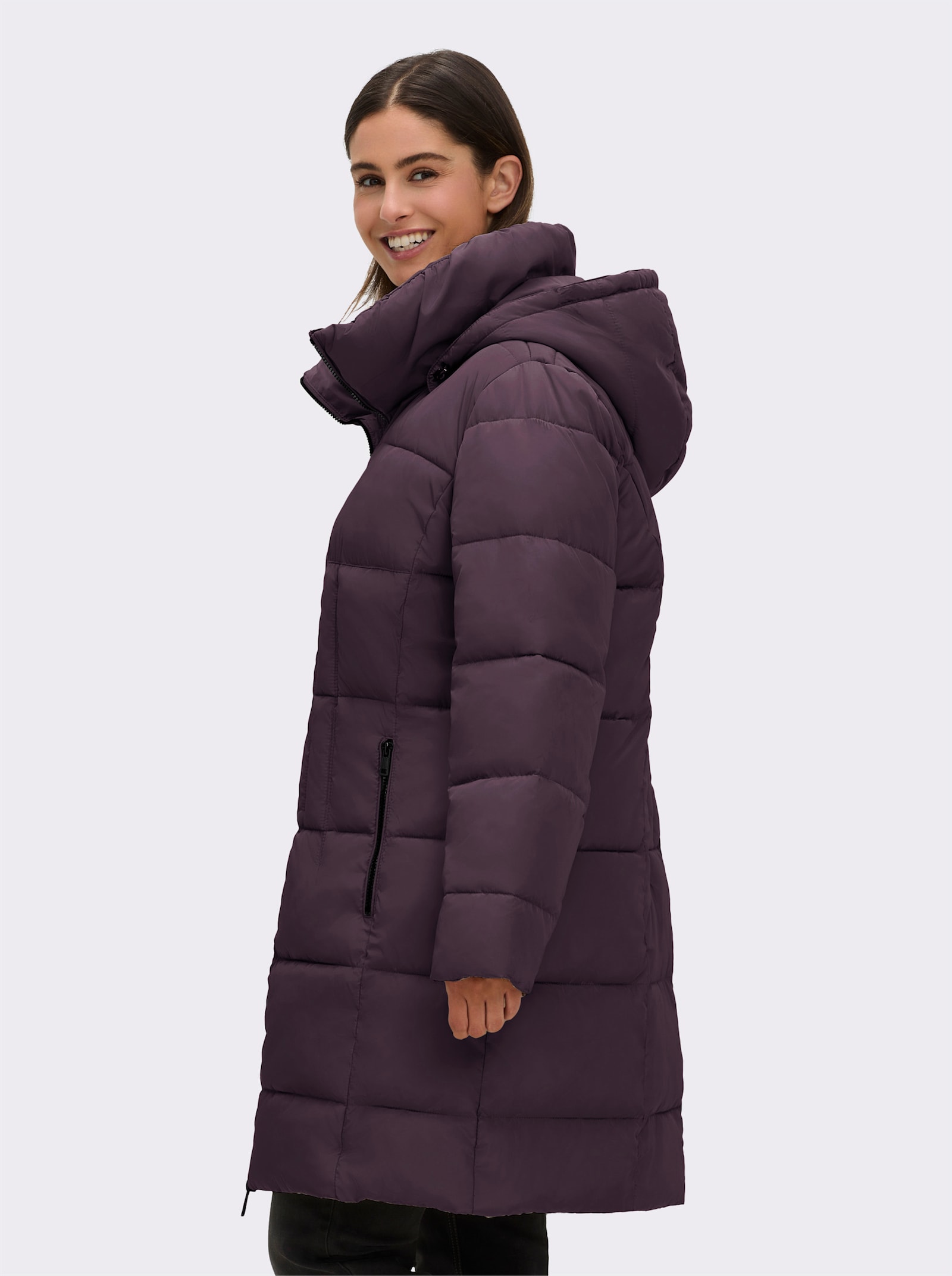 Steppmantel mit Raffung am Stehkragen - aubergine