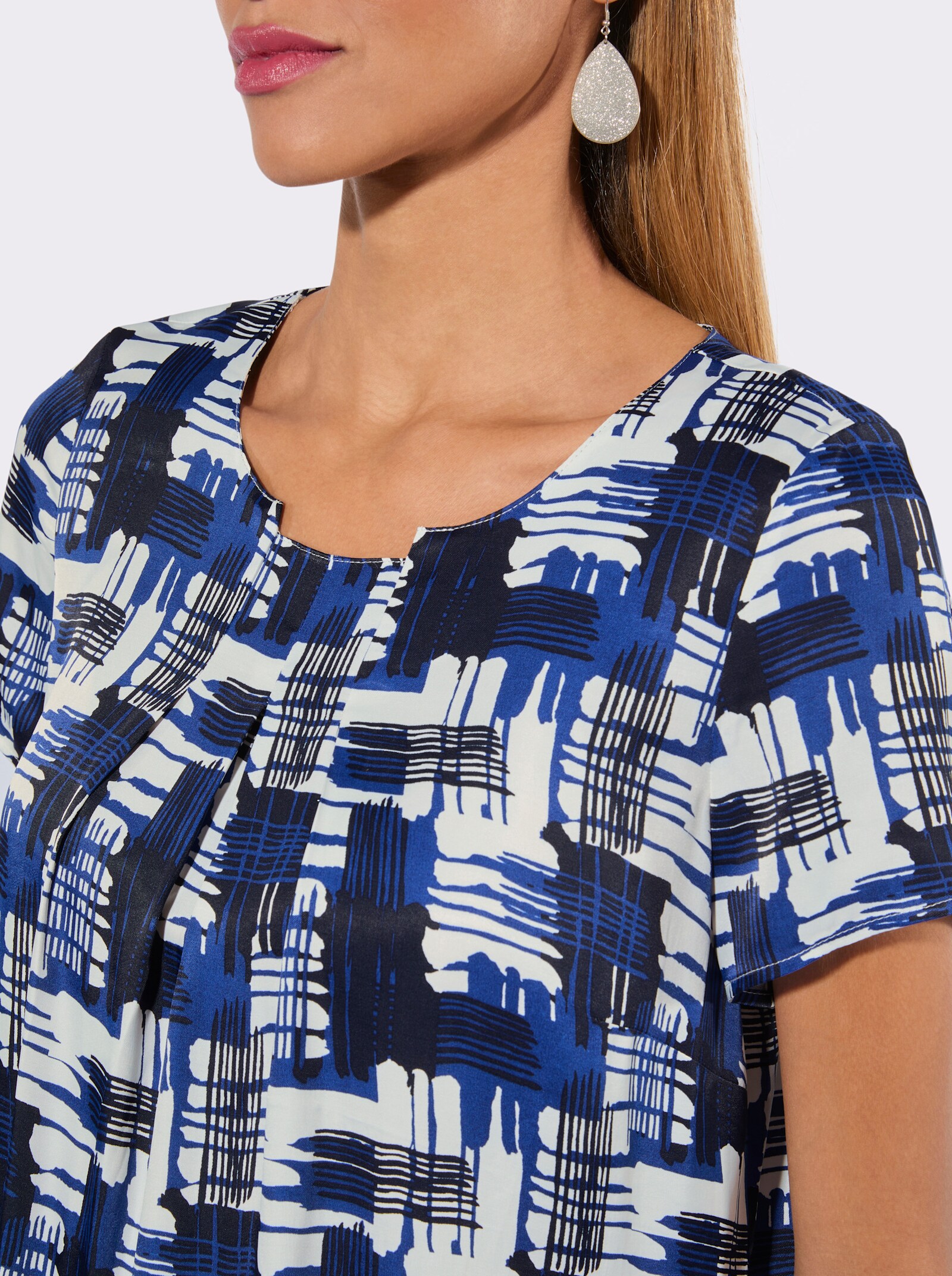 Druckbluse aus weich fließendem Satin - royalblau-ecru-bedruckt