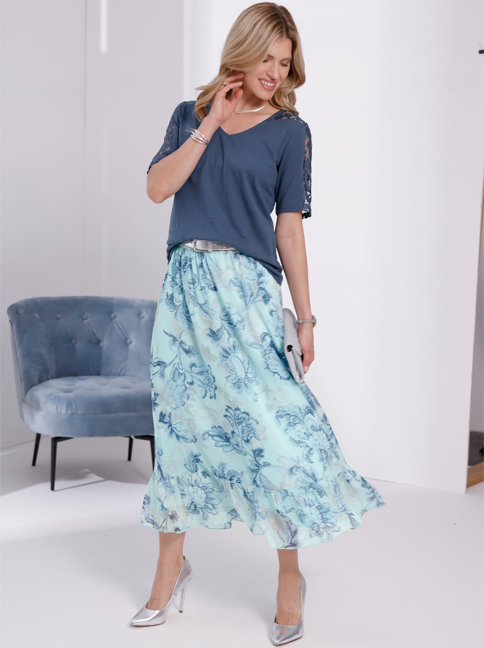 Kanten shirt met diepe V-hals - rookblauw