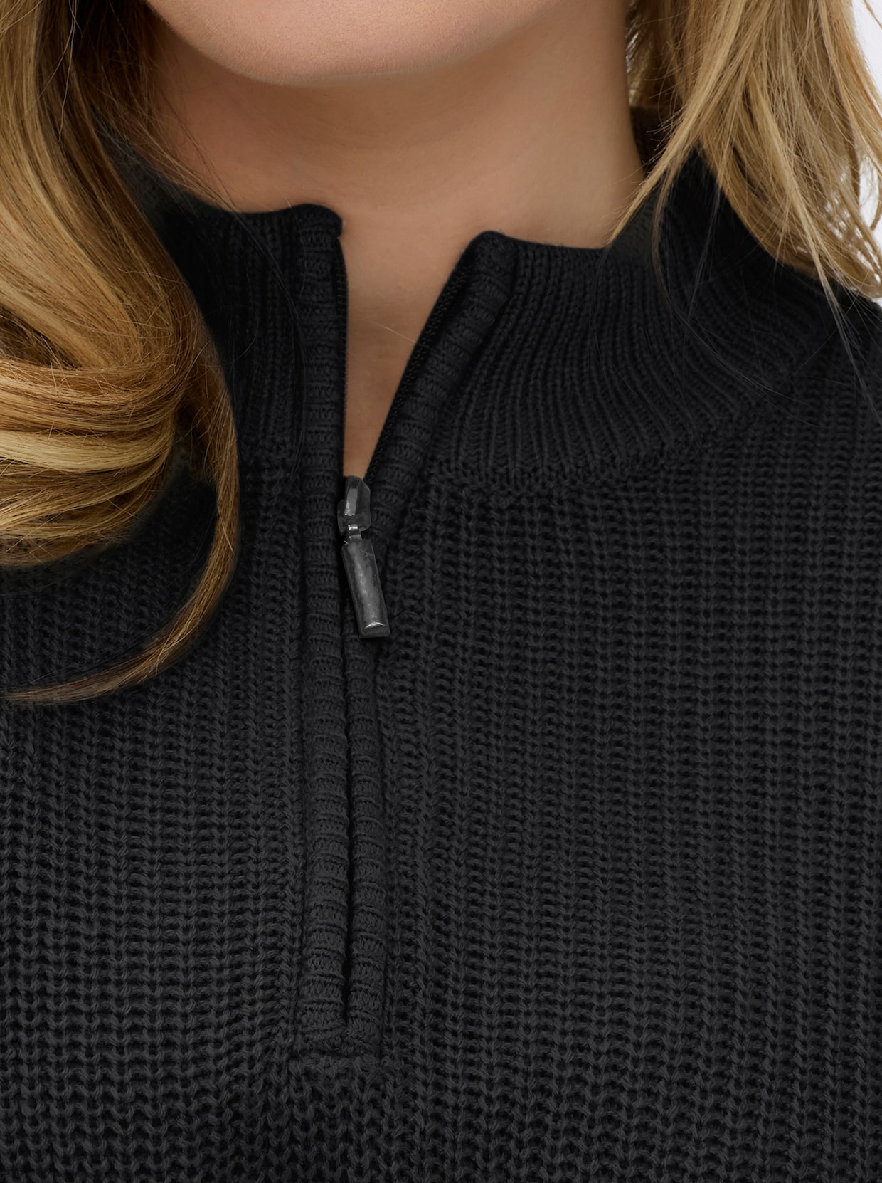 Stehkragenpullover in Patentstrick - schwarz