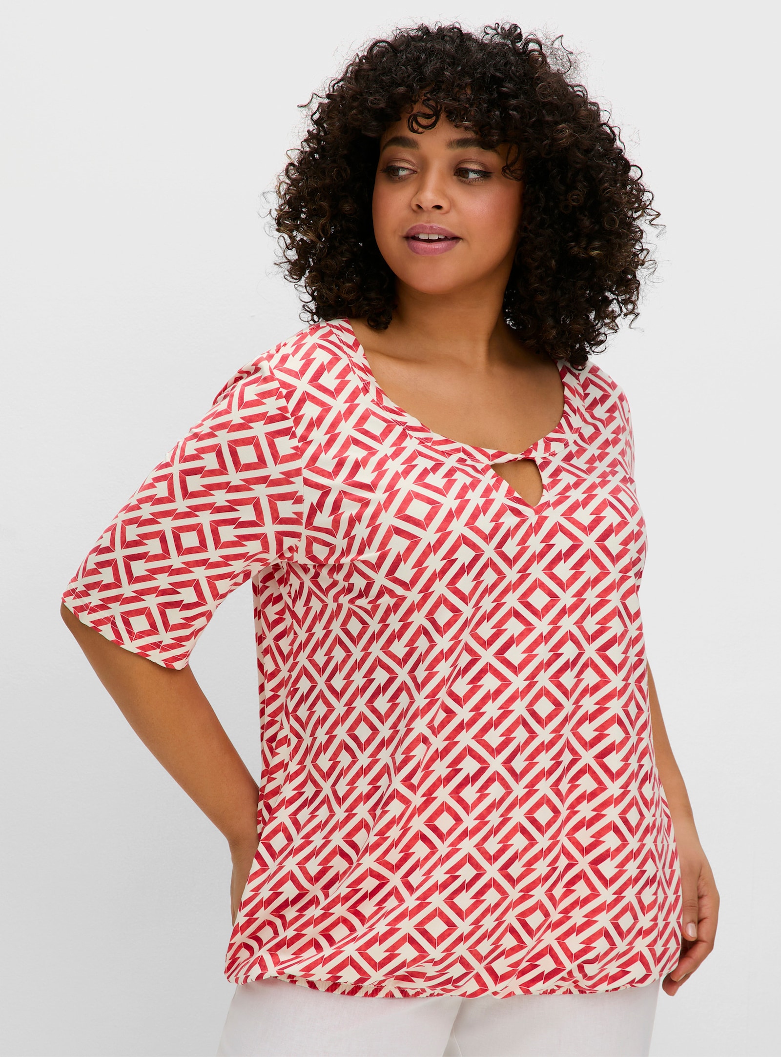 sheego Shirt met print rondom en cut-out voor - langoustine gedessineerd