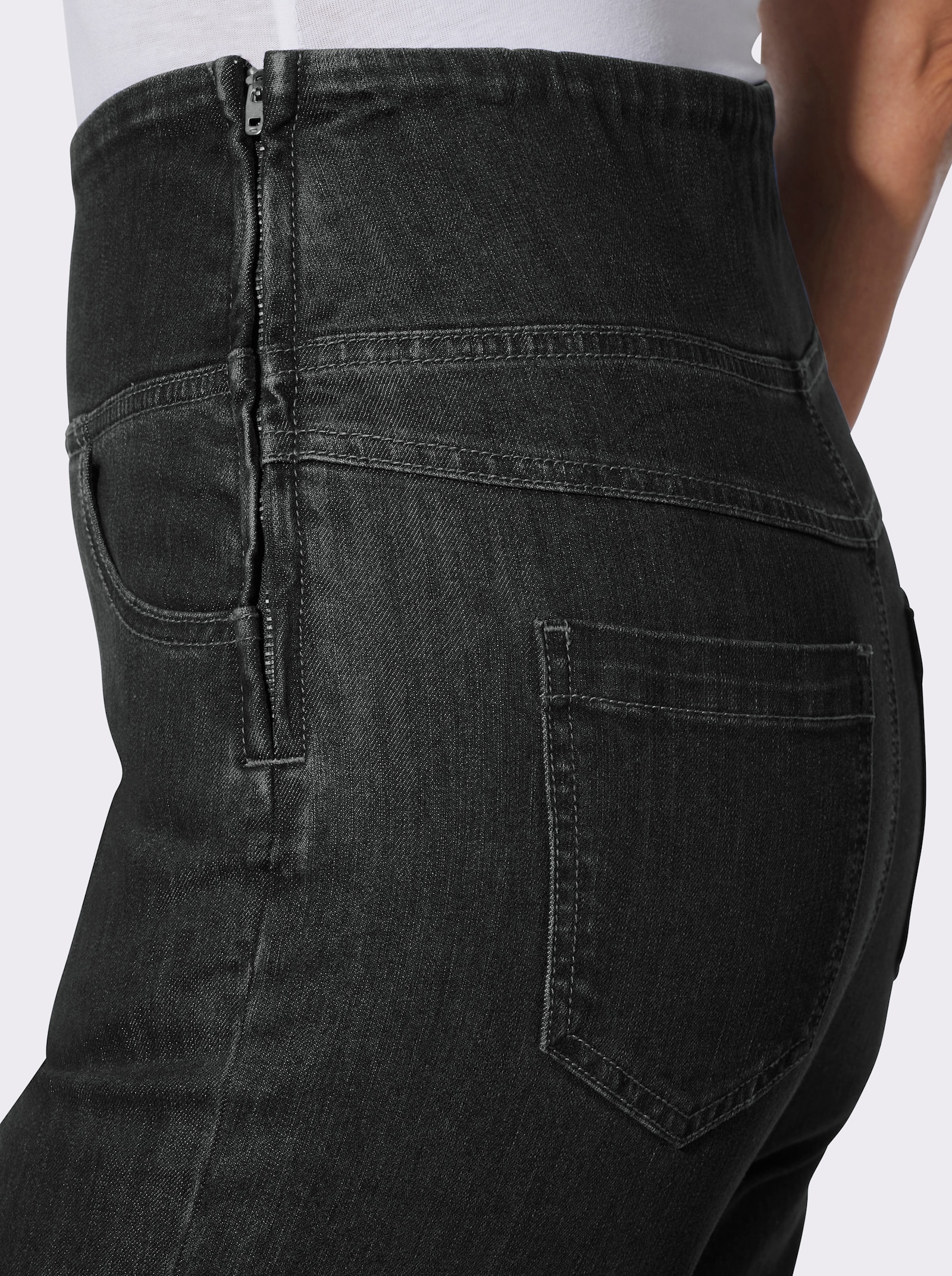 Gerade Jeans mit hohem Bund - black-denim