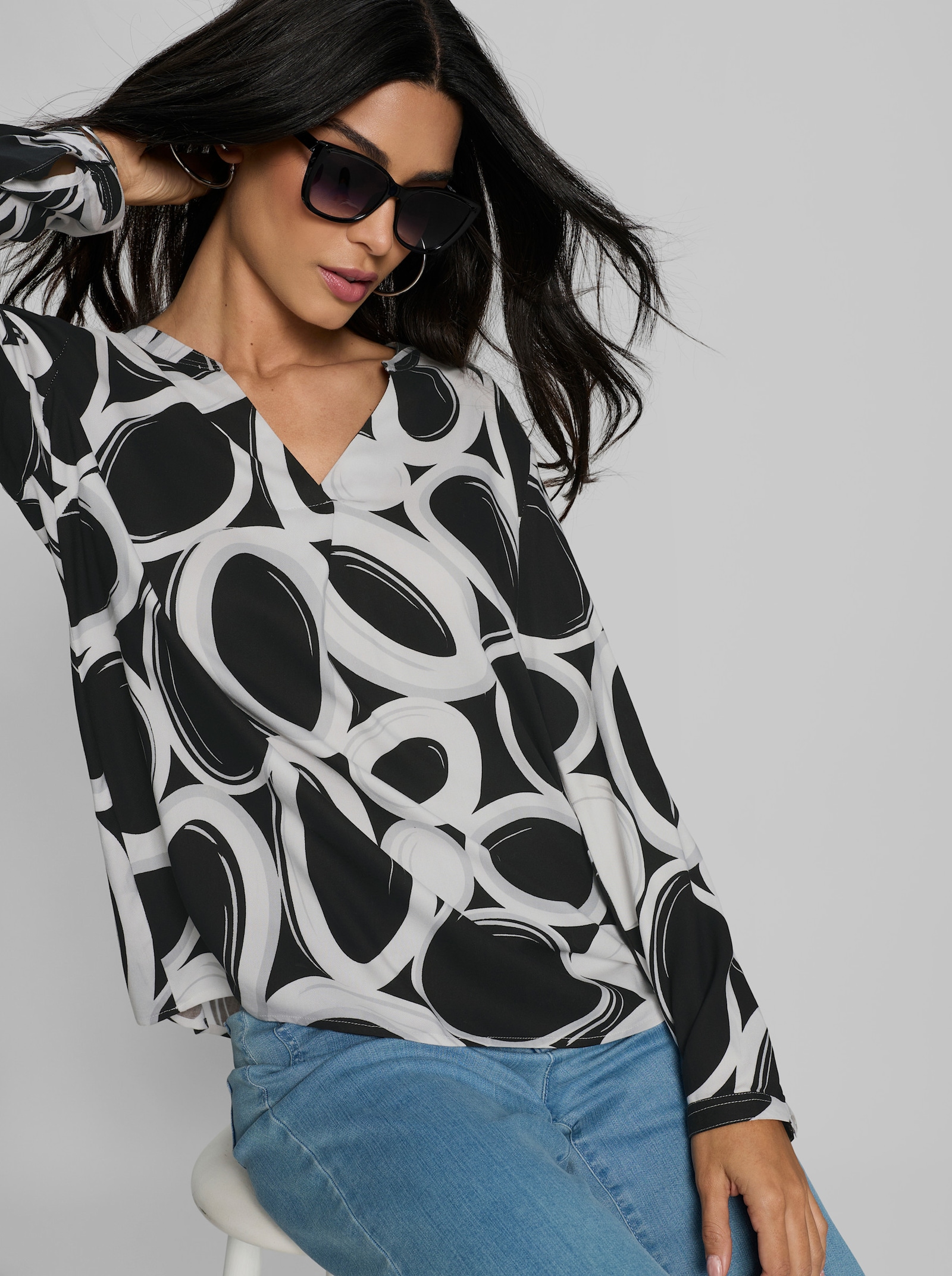 heine Druckbluse mit Grafik-Dessin - schwarz-weiß-bedruckt
