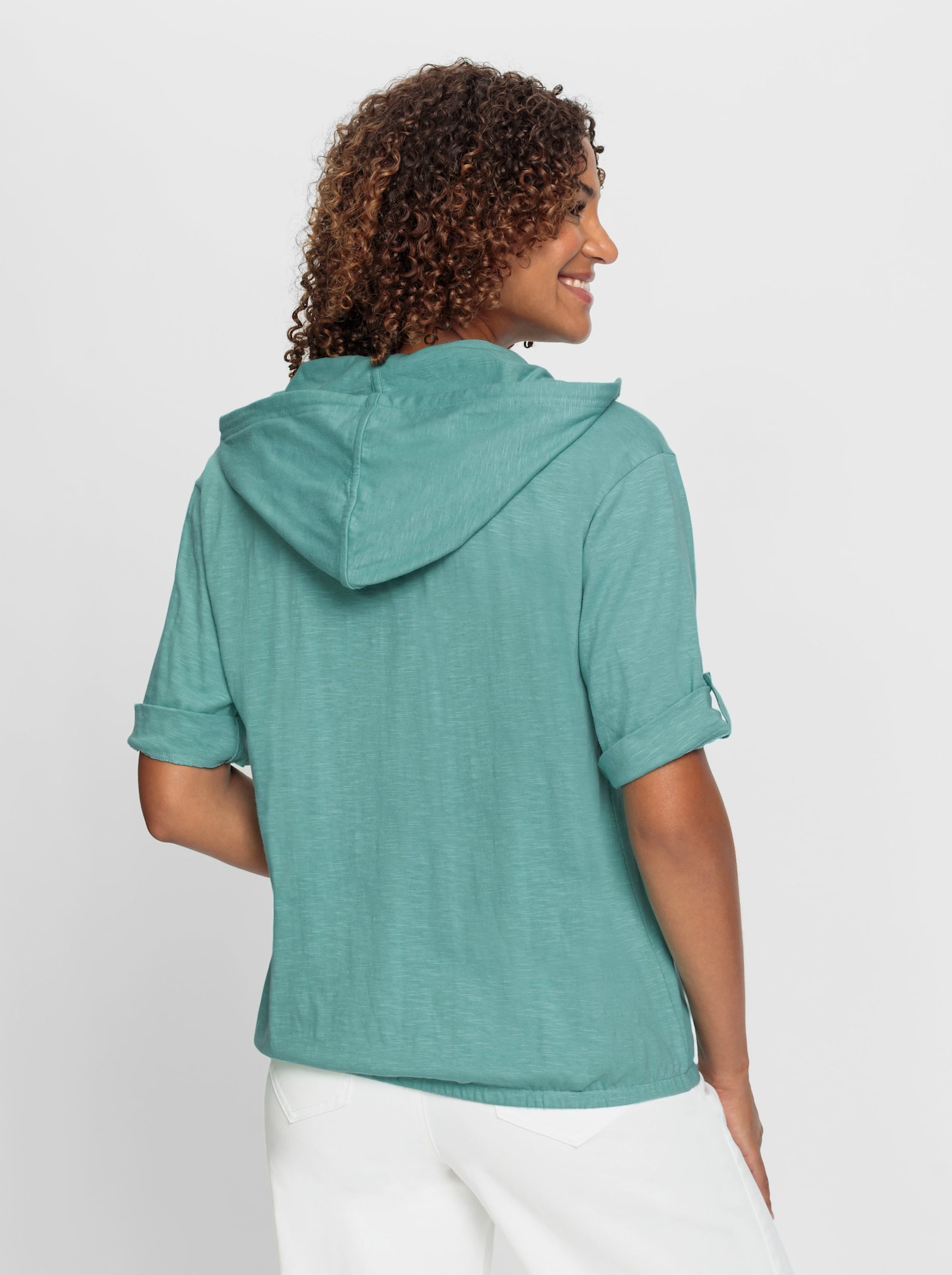 Shirt met capuchon en elastiek in de zoom - salie/ecru bedrukt