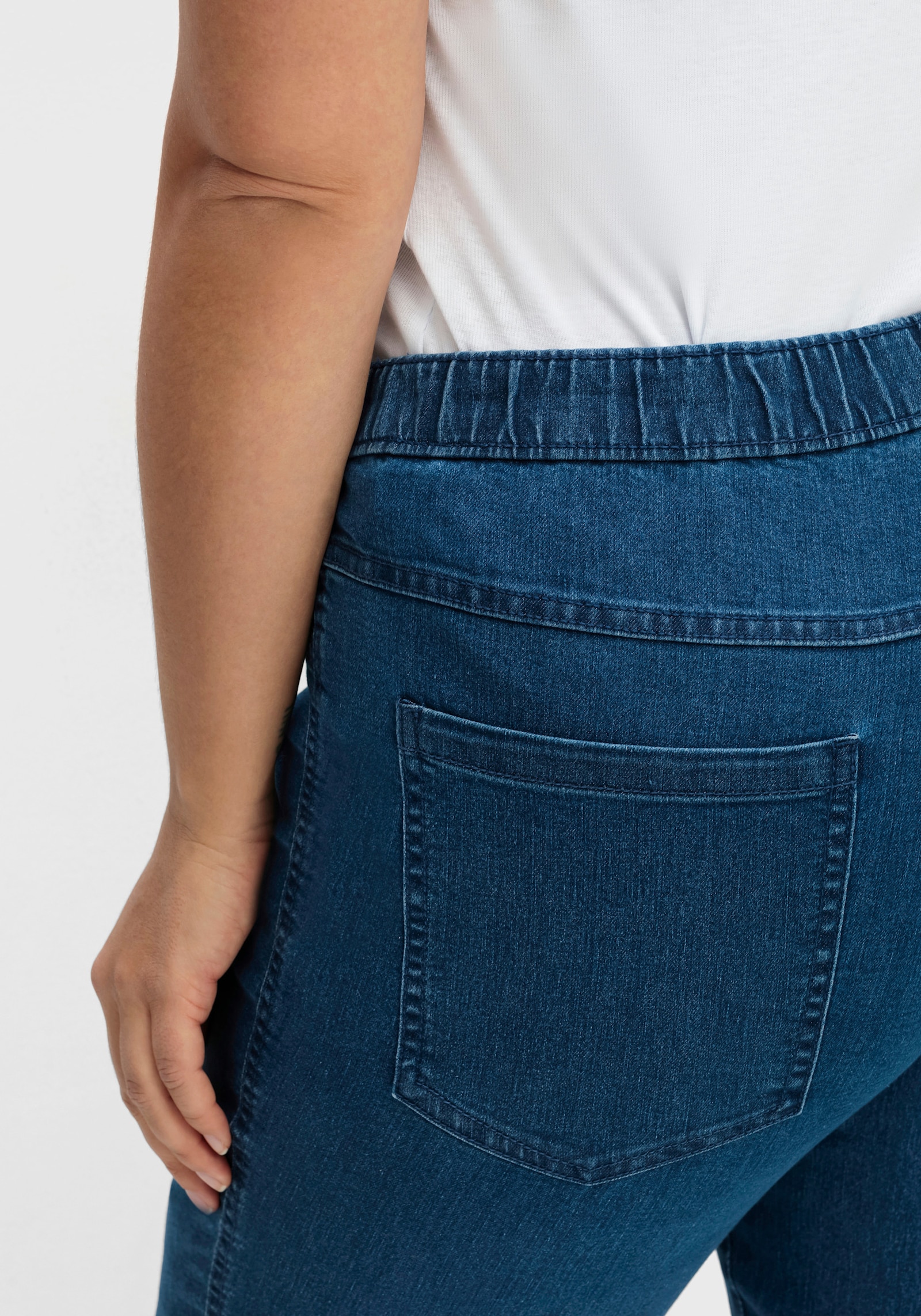 7/8-Jeans mit seitlichen Zierknöpfen - blue-stone-washed