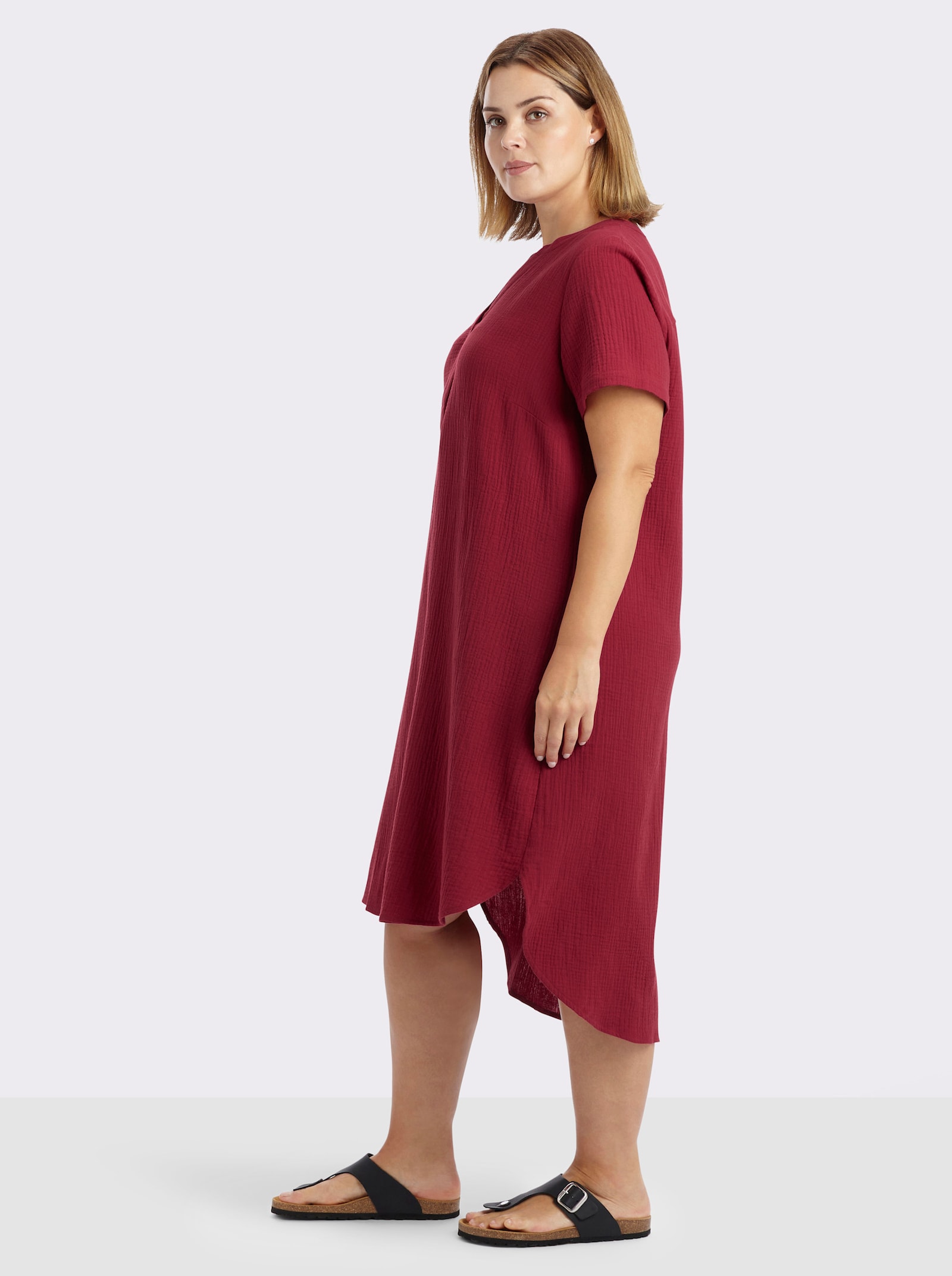 sheego Baumwollkleid mit V-Ausschnitt und Knopfleiste - kirsche