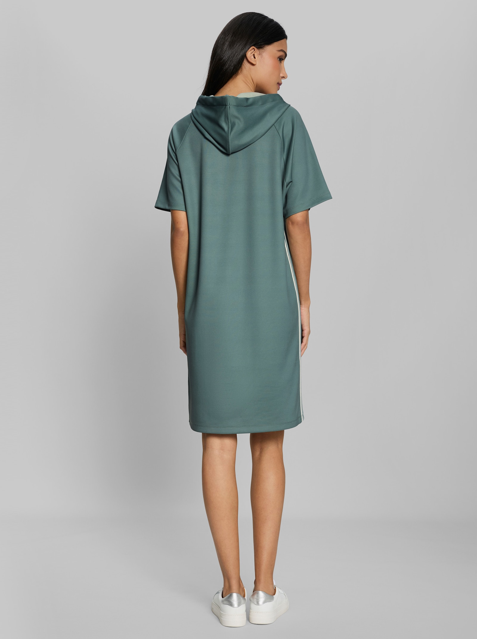heine Sweatkleid mit Glitzer-Details - jade