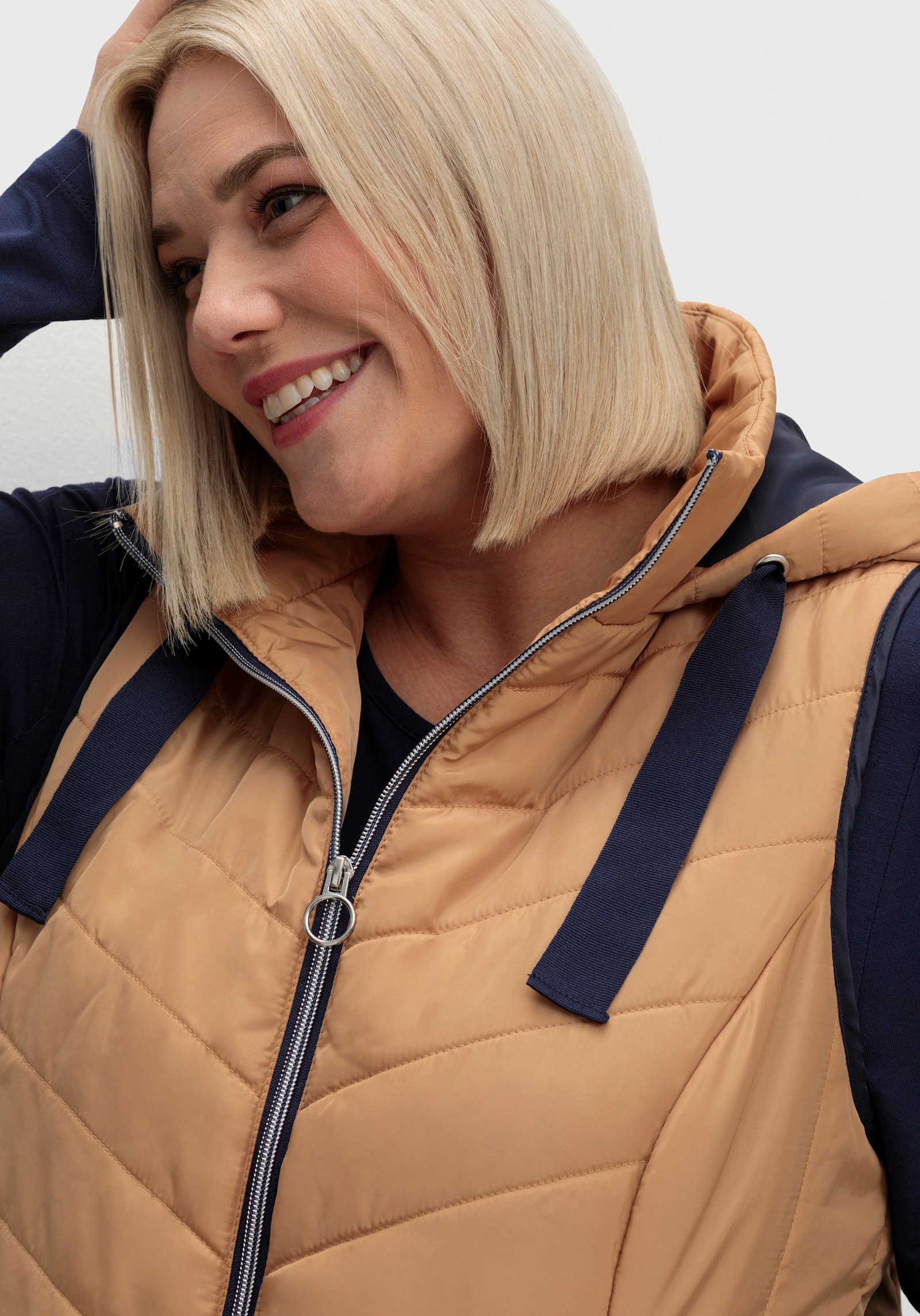 Longweste mit Seitenschlitzen, knöpfbar - camel