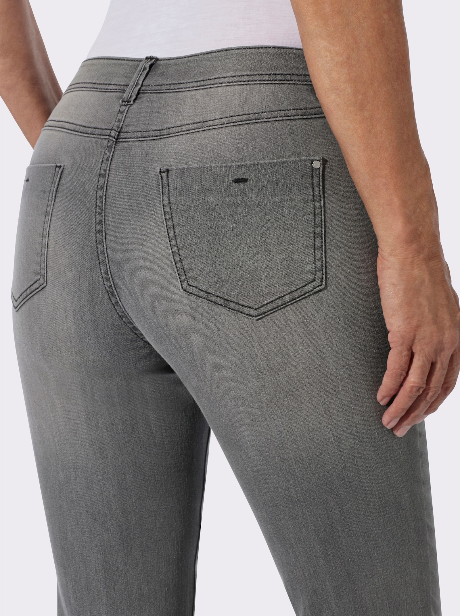 Gerade Jeans mit dezenter Waschung - stone-grey-denim