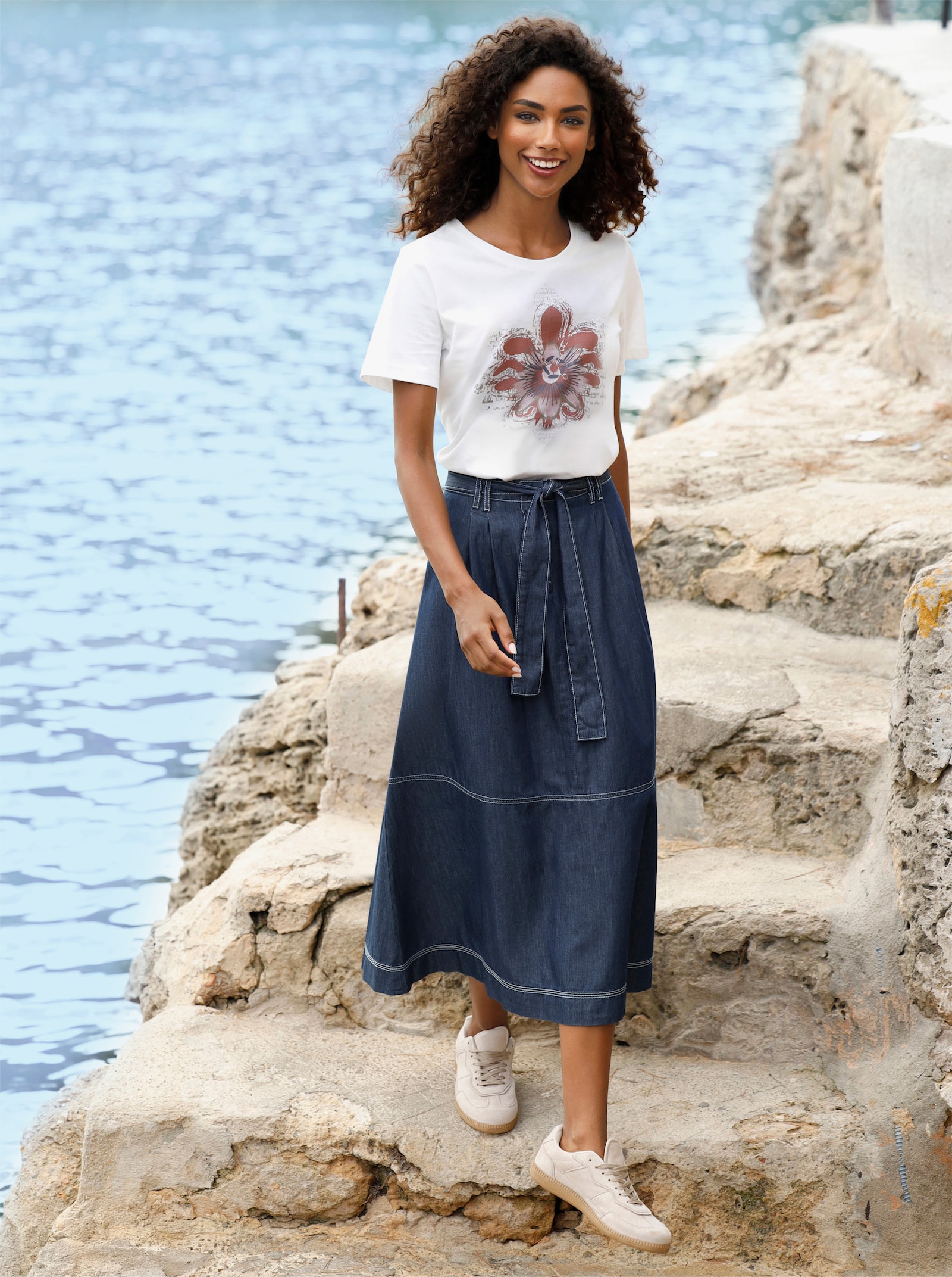 heine T-Shirt mit Blumen-Motiv - ecru