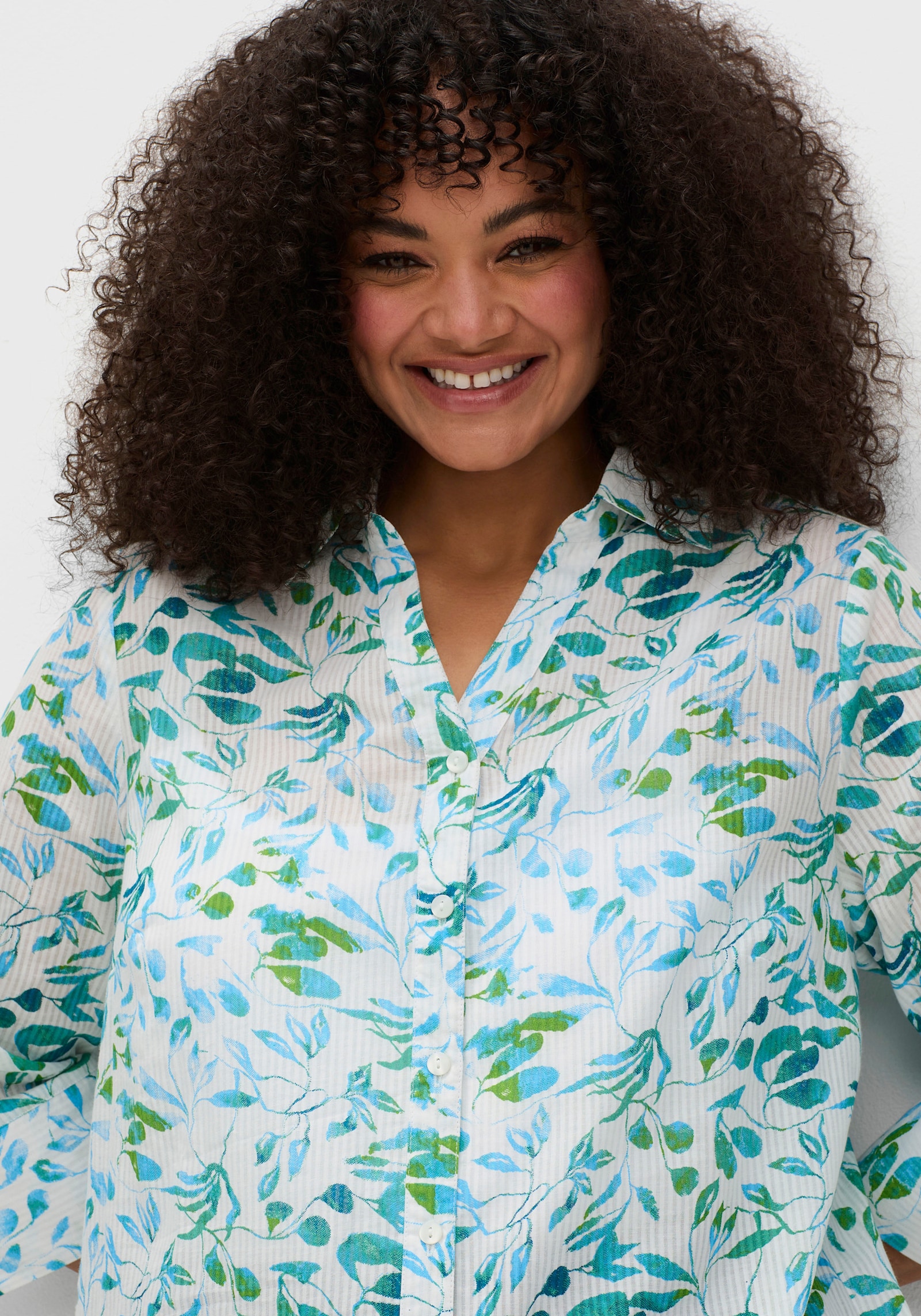 sheego Hemdbluse mit Blätterdruck und 3/4-Ärmeln - ecru-gemustert