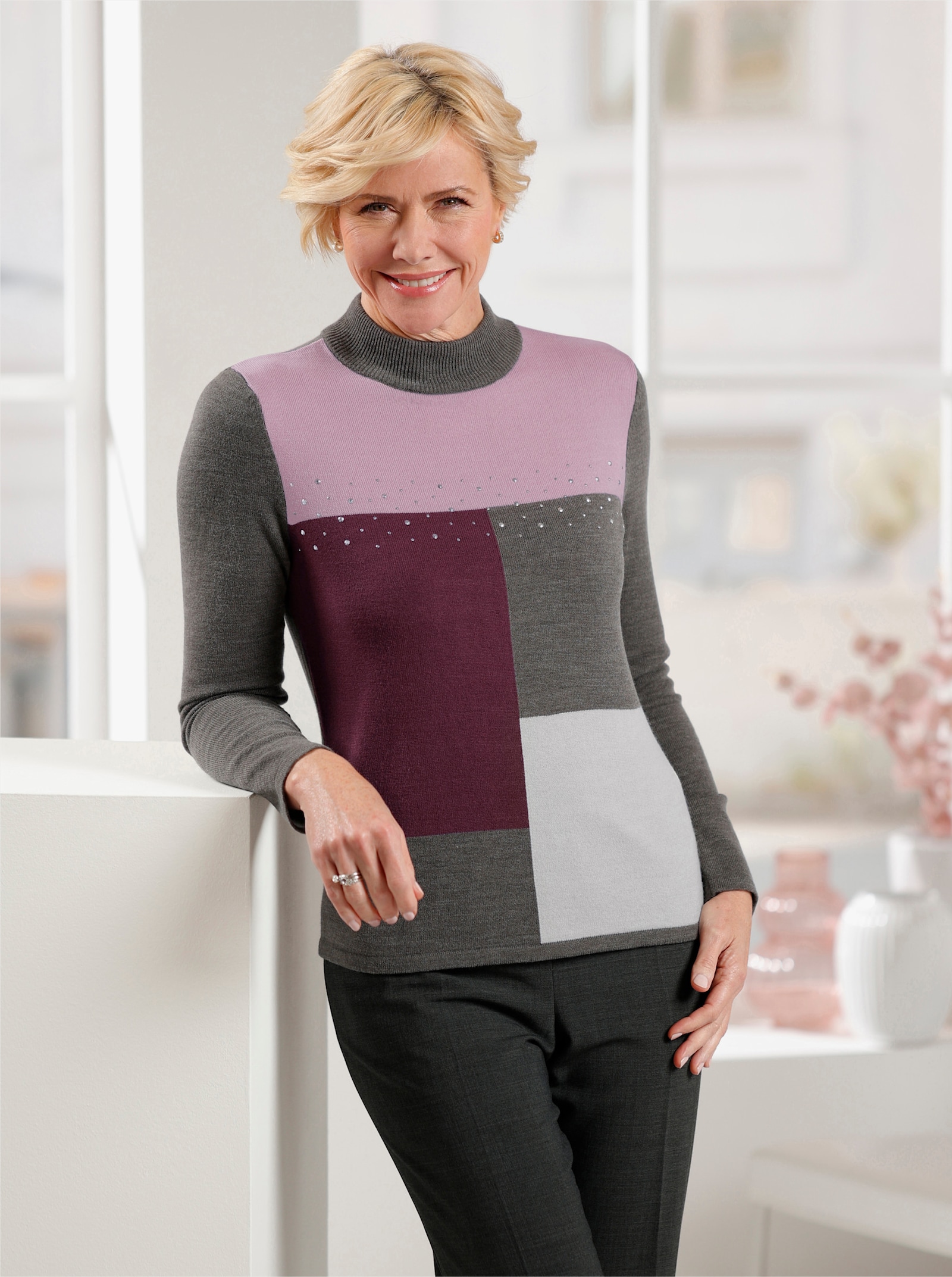 Stehkragenpullover mit Metallplättchen - graphit-burgund-gemustert