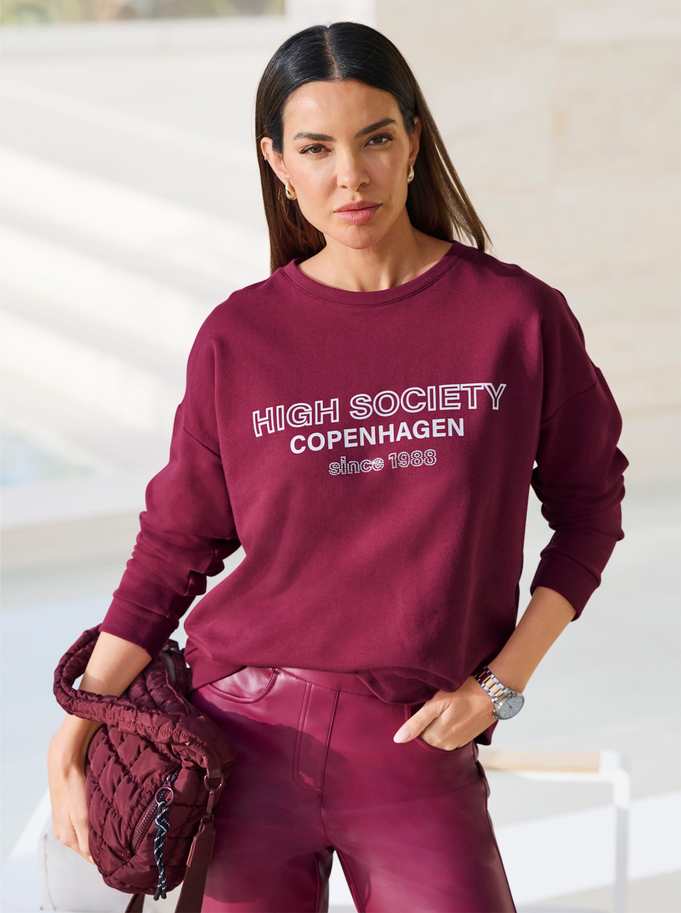 Sweatshirt