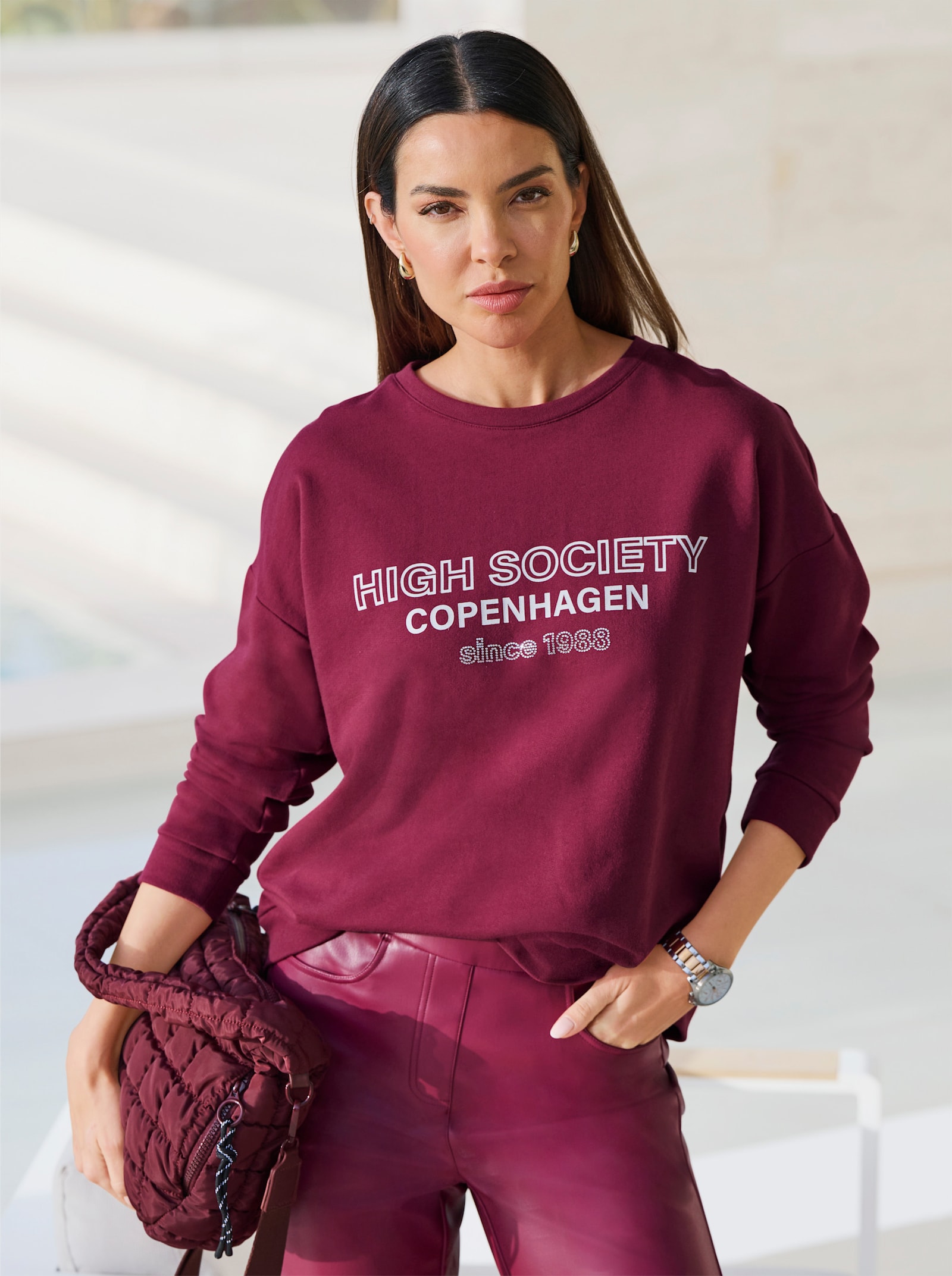 heine Sweatshirt mit Ziersteinchen - bordeaux