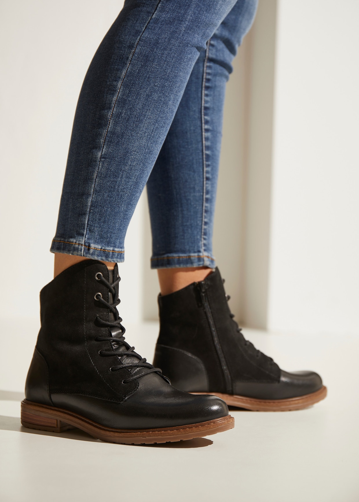 LASCANA Stiefelette - schwarz