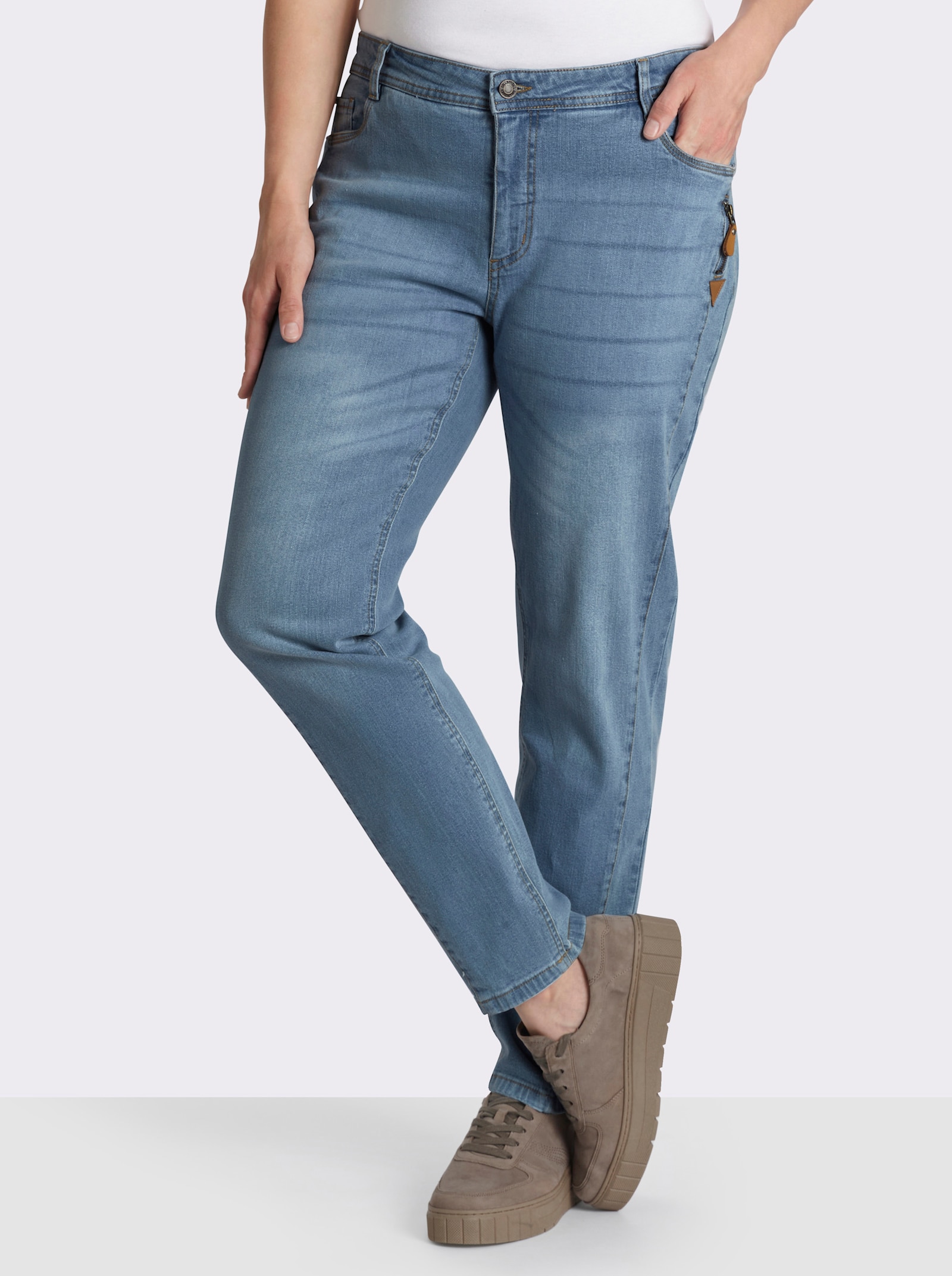 Jeans in modischer Waschung - blue-bleached