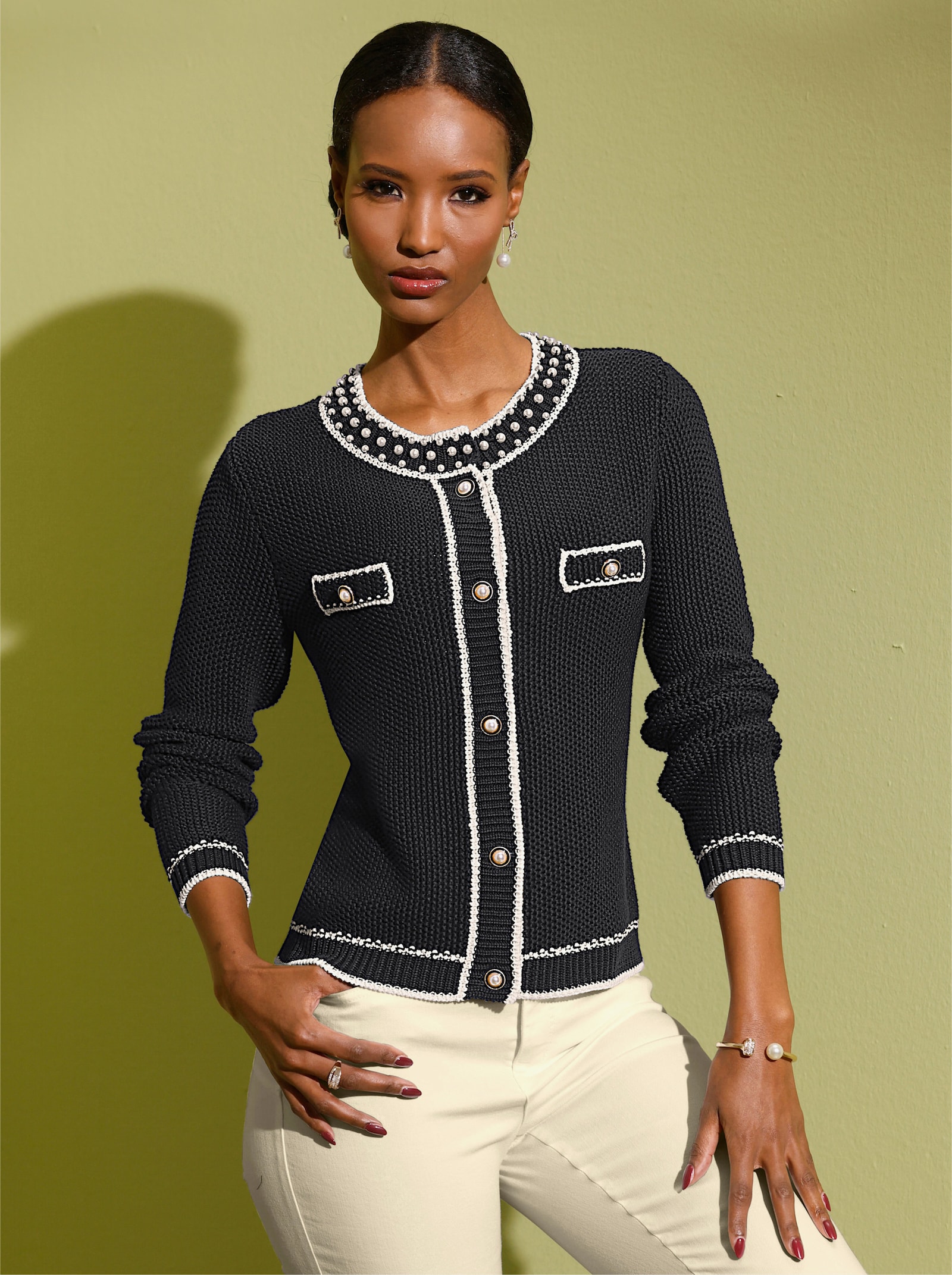 Feinstrickjacke mit Zierperlen, gestrickt - schwarz-champagner-gemustert