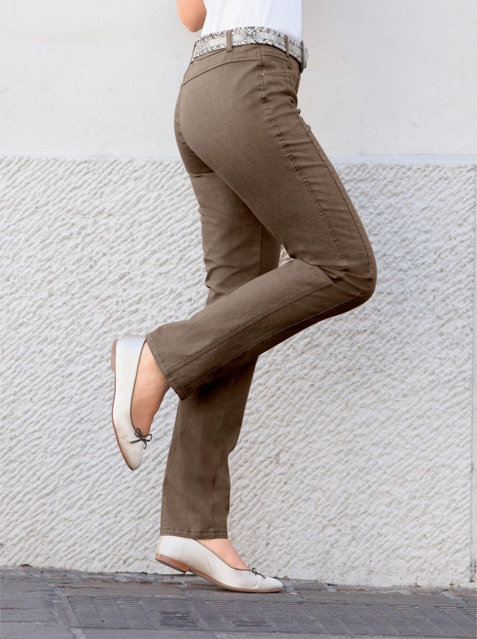 Cosma Gerade Jeans mit Bauch-weg-Effekt - taupe