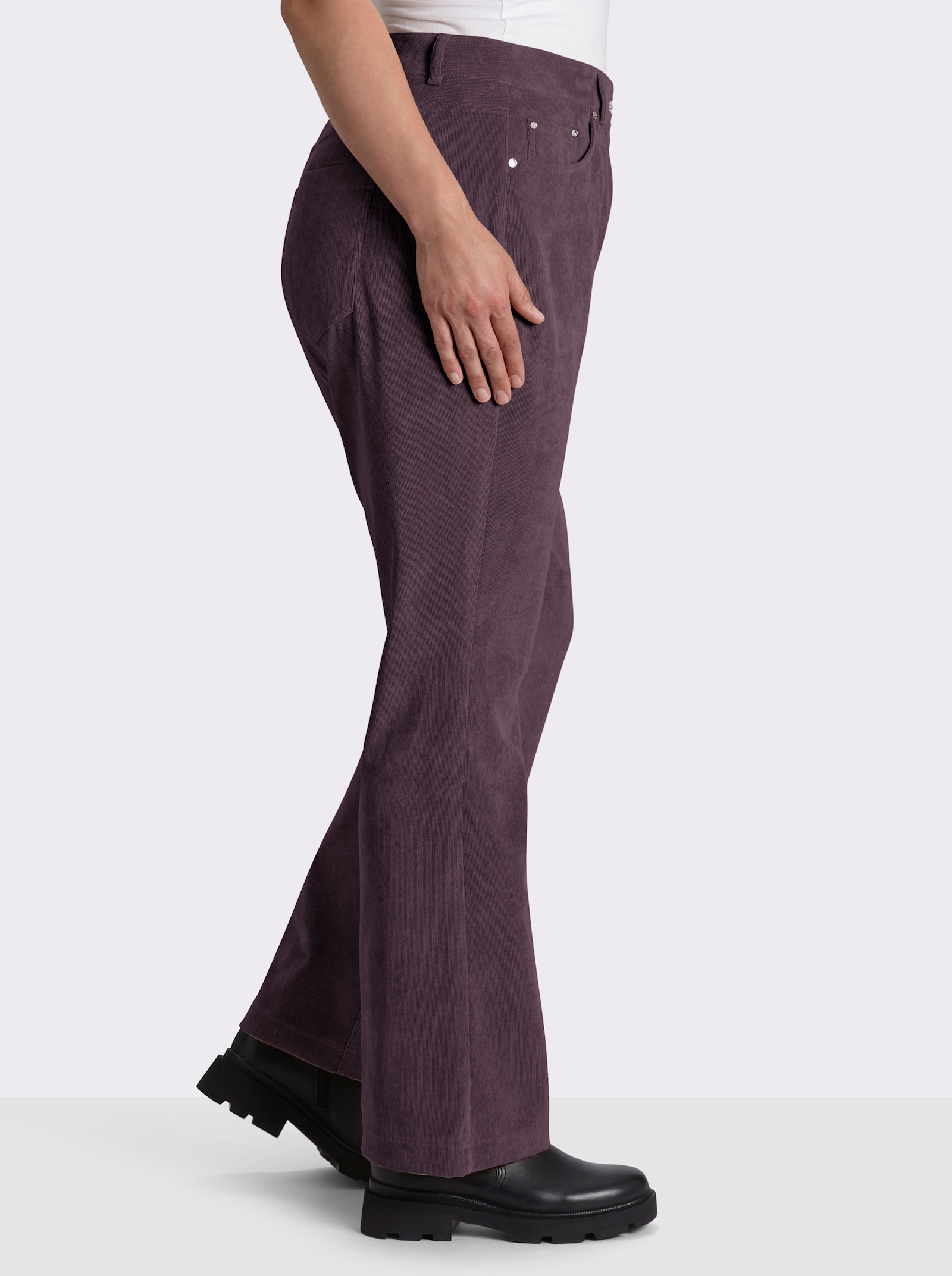 sheego Cordhose in Bootcut-Form - aubergine