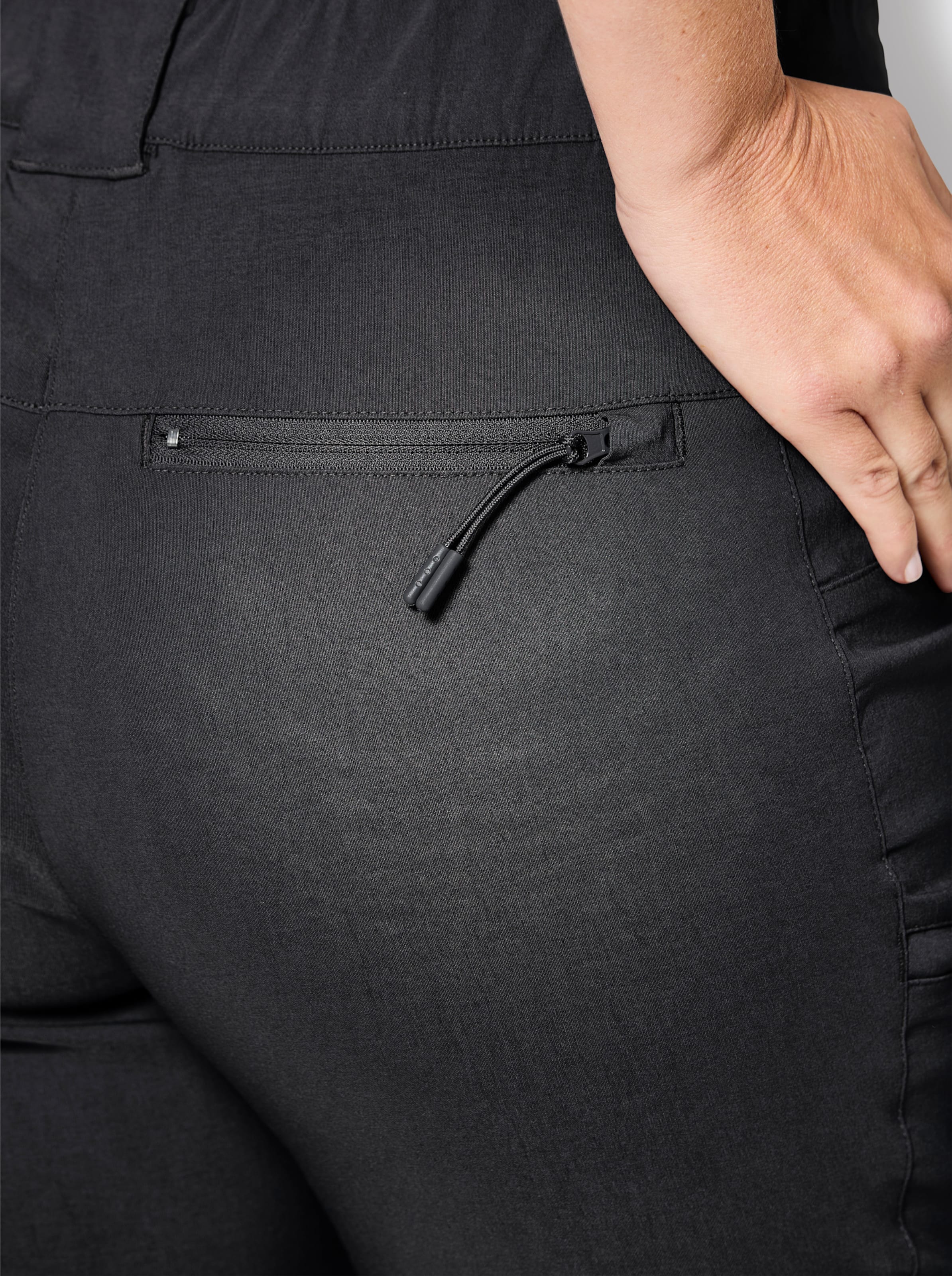 Thumbnail - Trekkinghose