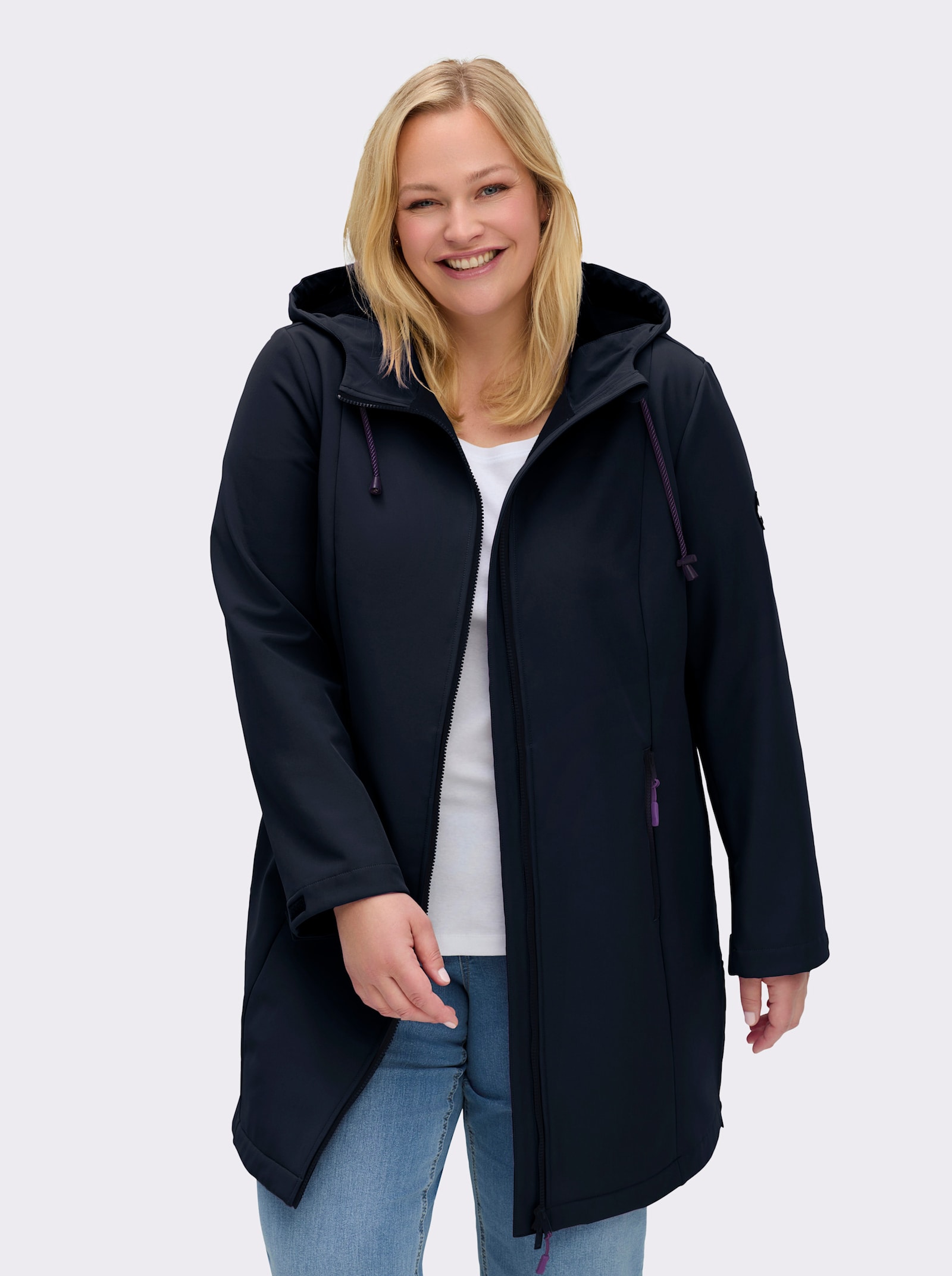 sheego Softshelljacke mit Kapuze und Tunnelzug - tiefblau