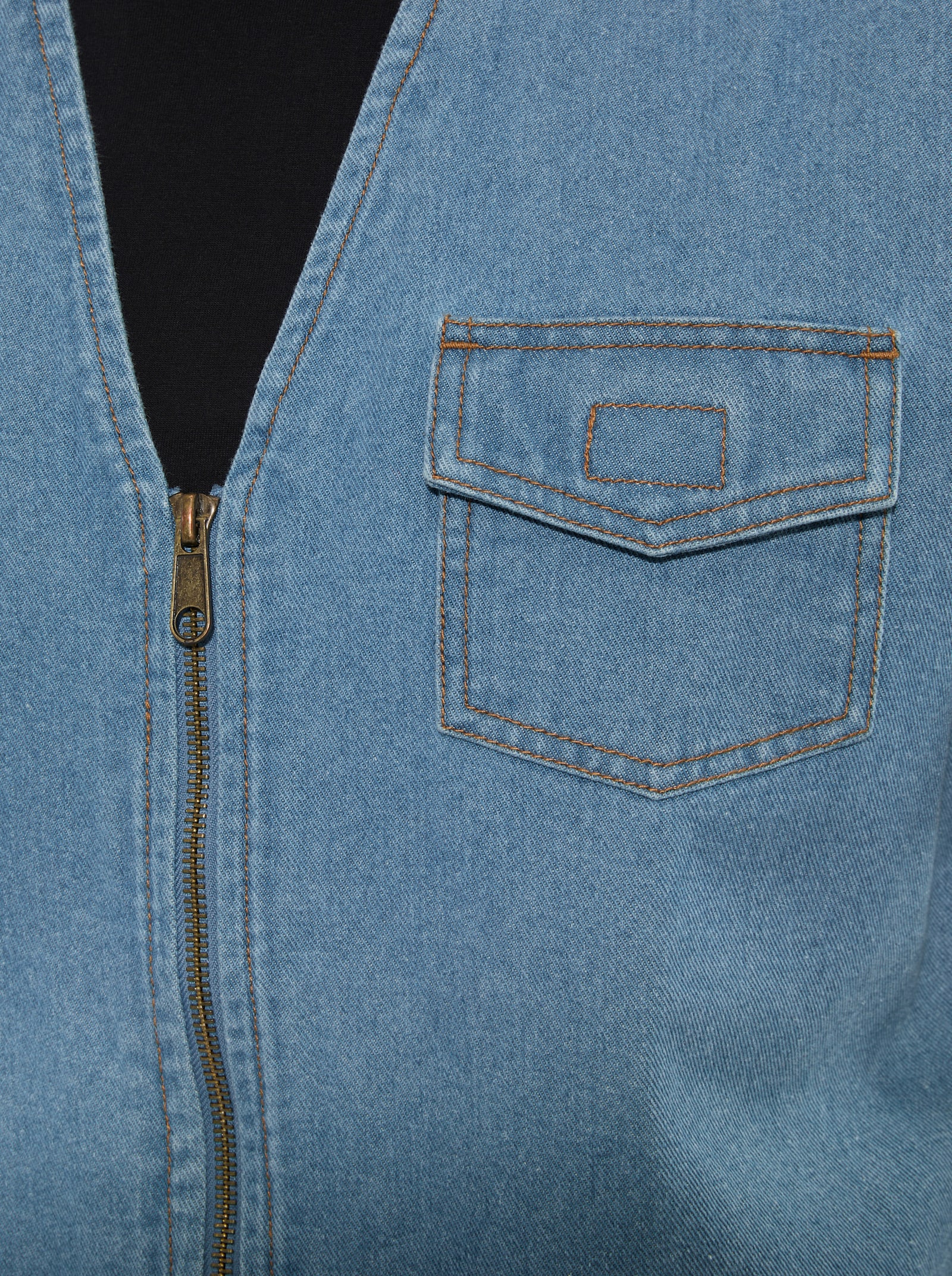 Jeansweste mit aufgesetzten Pattentaschen - blue-bleached