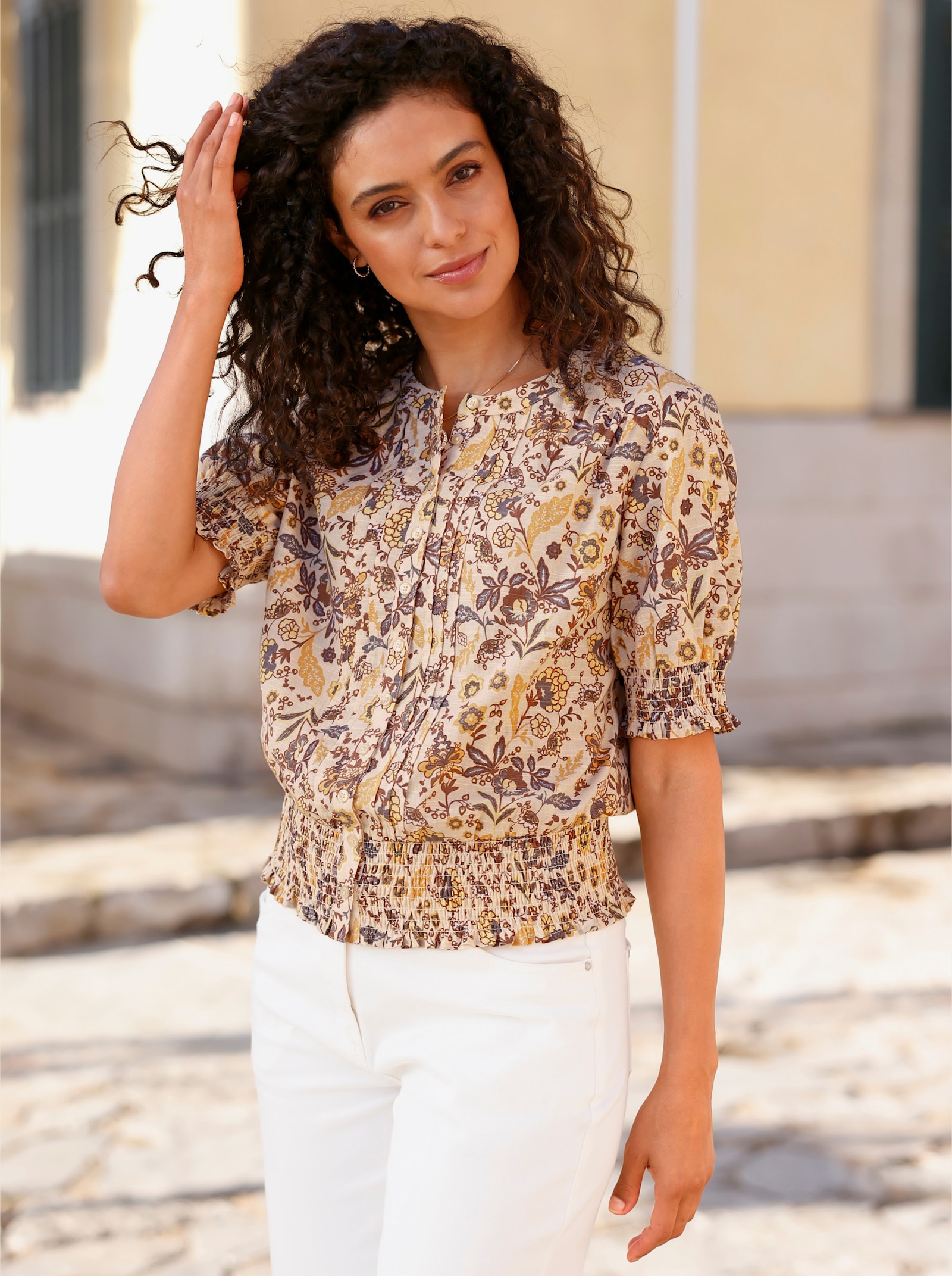 Katoenen blouse in bloemdessin - vanille/zand bedrukt