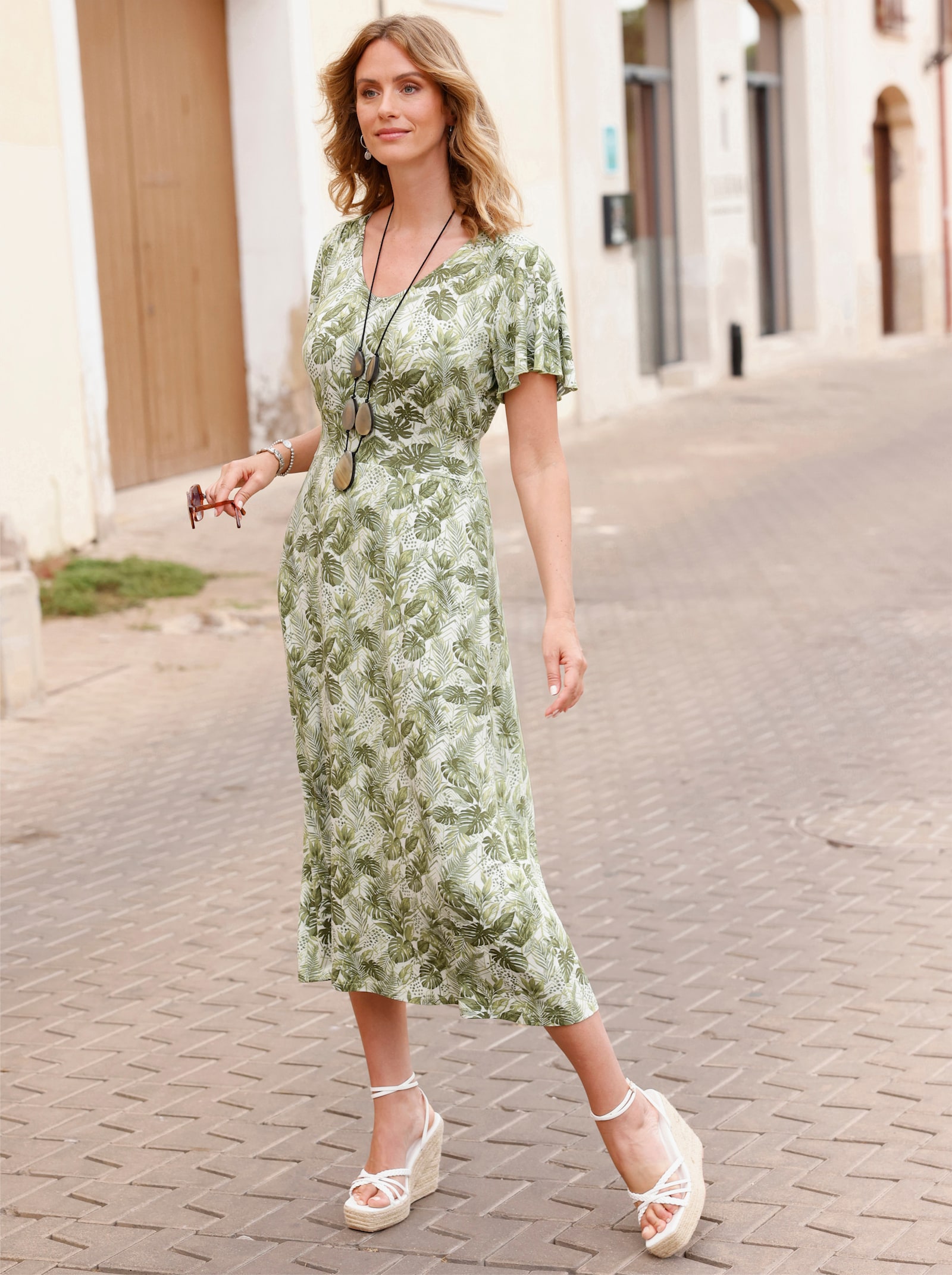 Jerseykleid mit Smokpartie hinten - ecru-oliv-bedruckt