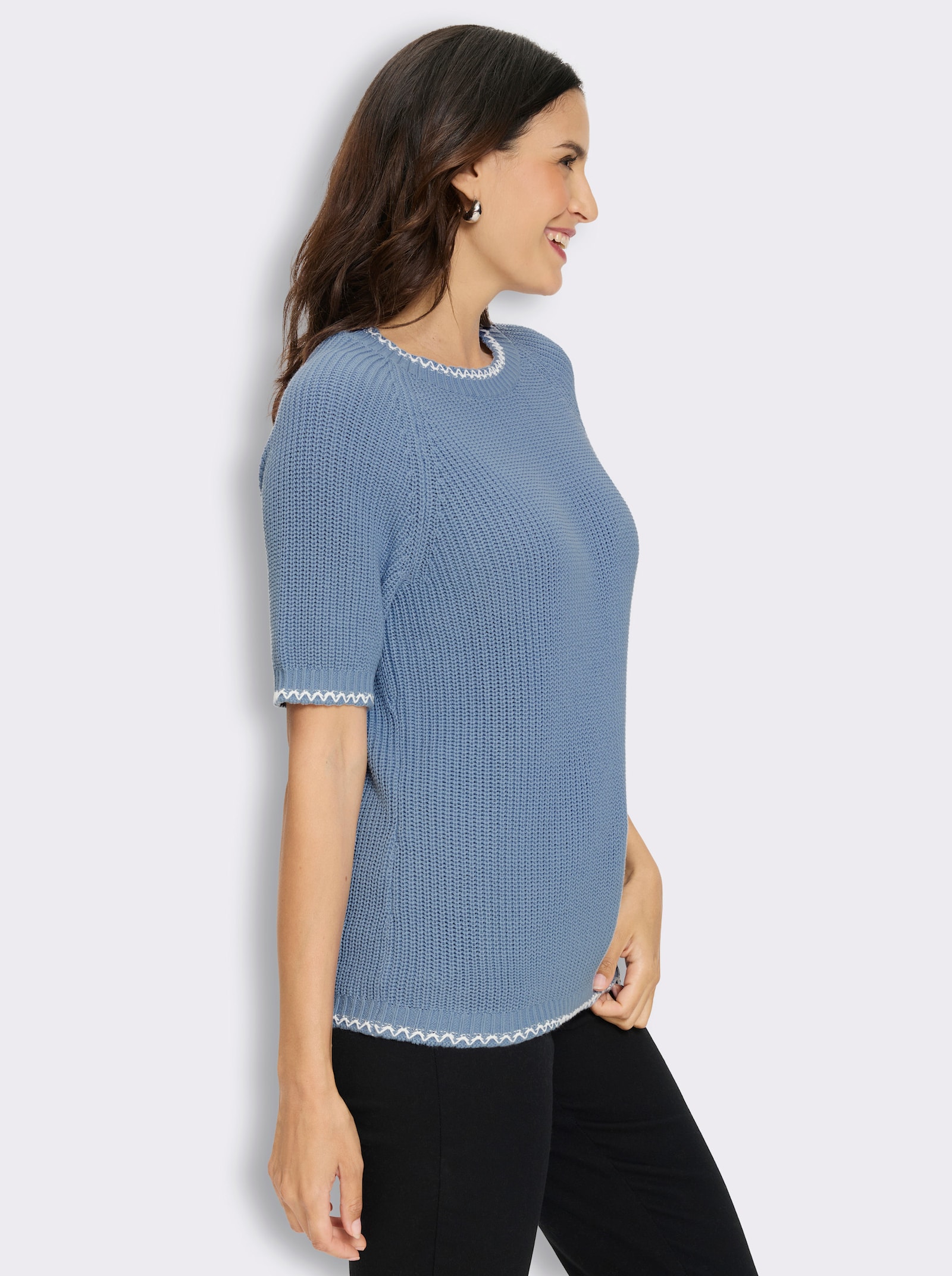 Kurzarmpullover mit Kontrast-Zierstichen - bleu-ecru-gemustert