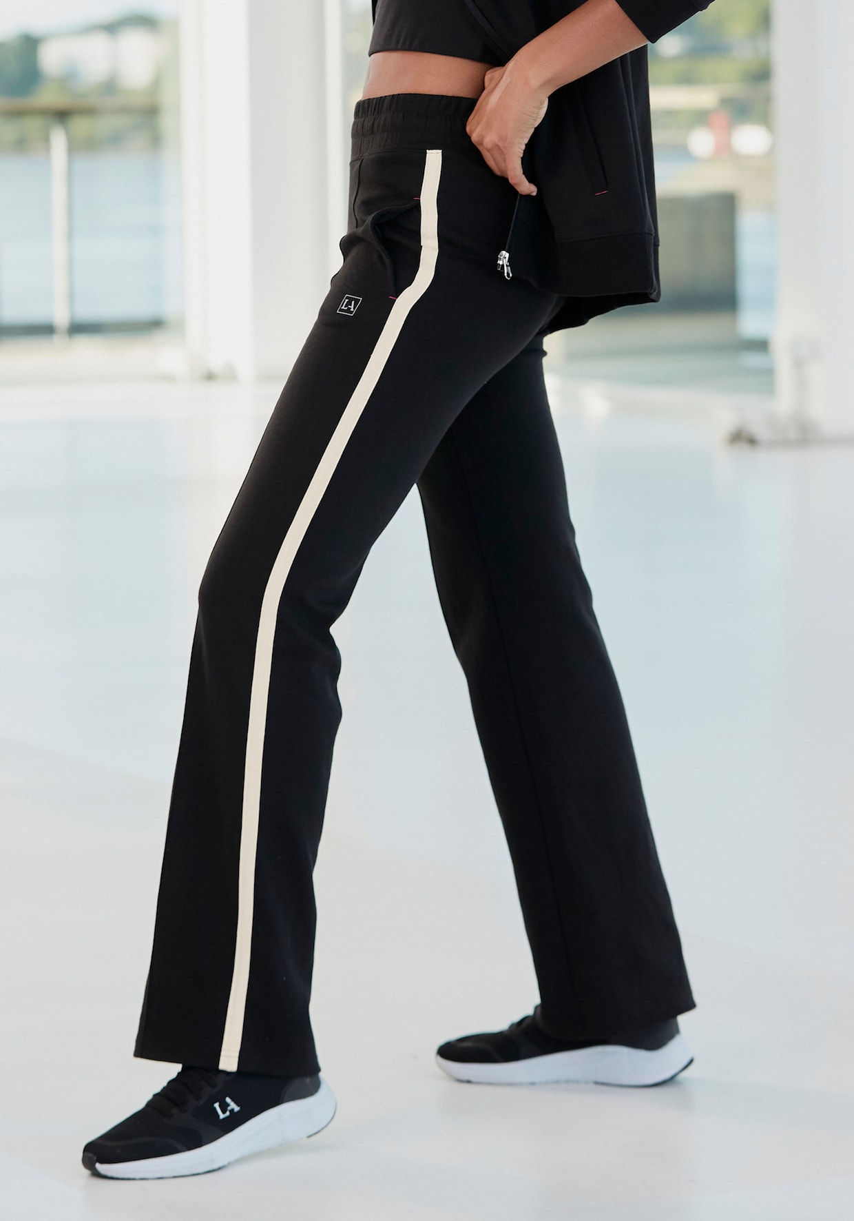 LASCANA ACTIVE Joggingbroek - zwart