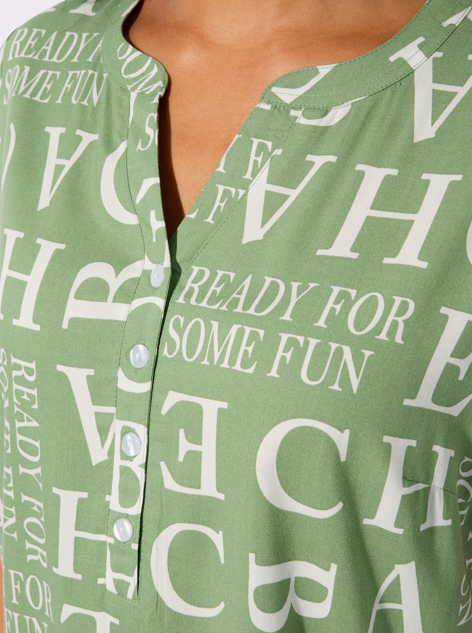 Druckbluse aus reiner Viskose - eucalyptus-ecru-bedruckt