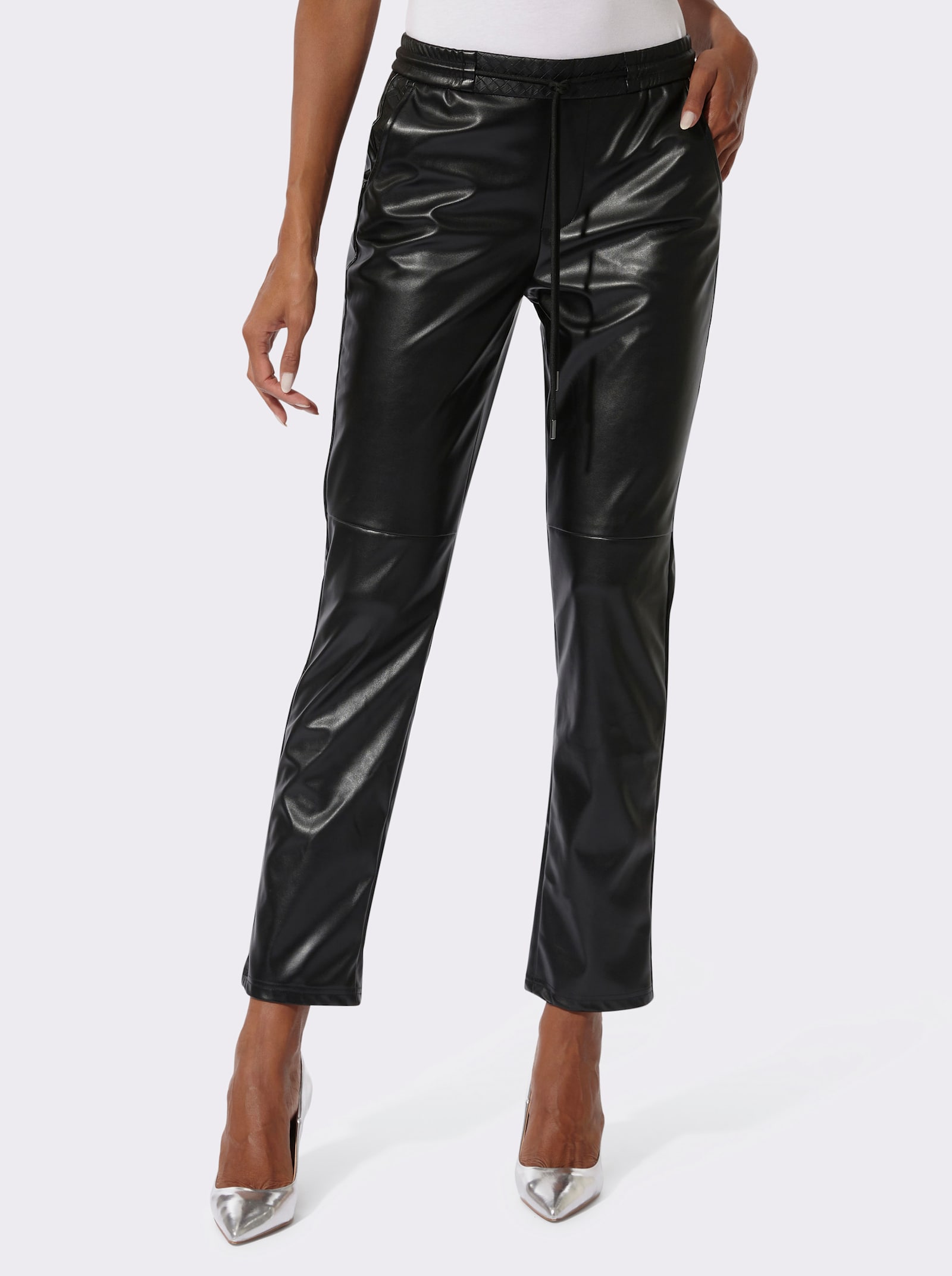 Lederimitathose mit weitenverstellbarem Bund - schwarz