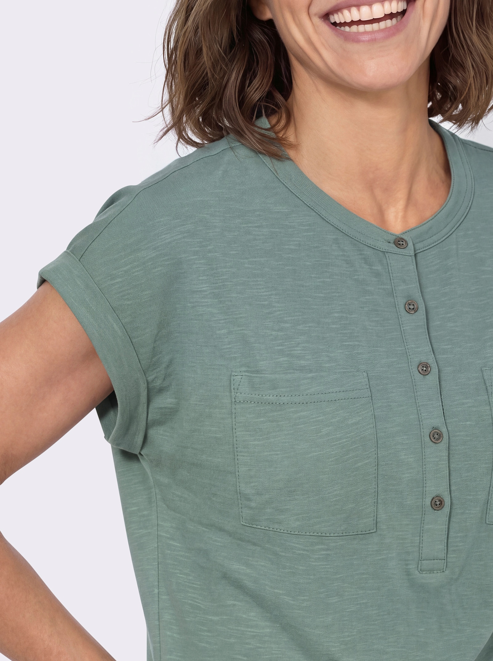 Kurzarmshirt mit Ärmelaufschlägen - jade