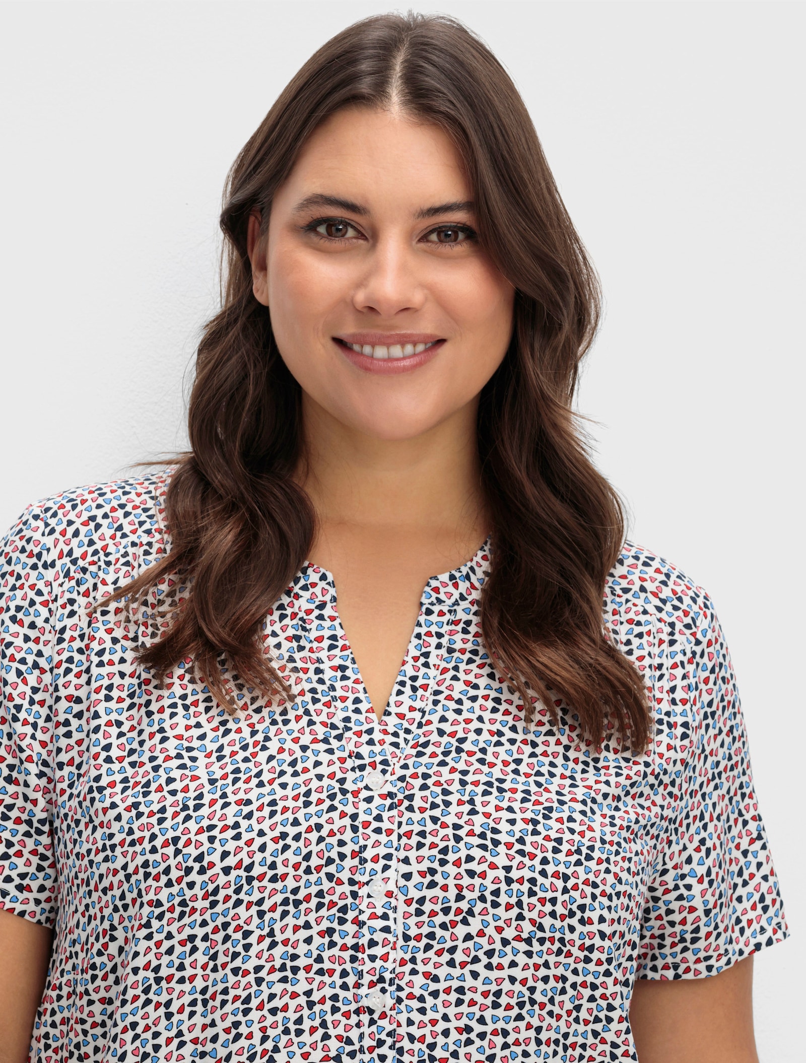 Druckbluse mit Raffung an den Schultern - ecru-erdbeere-bedruckt