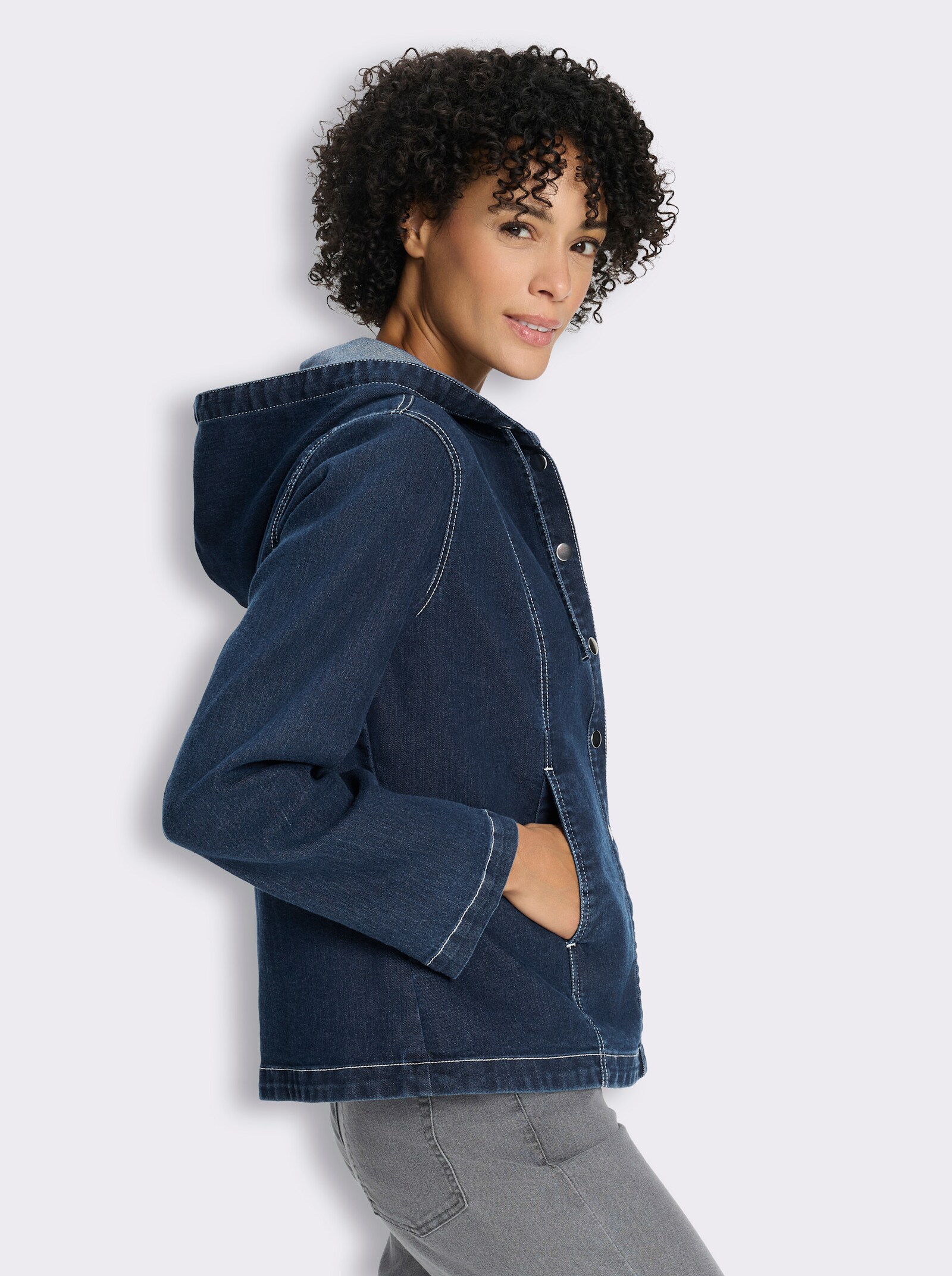 Jeansjacke mit Kapuze - blue-stone-washed