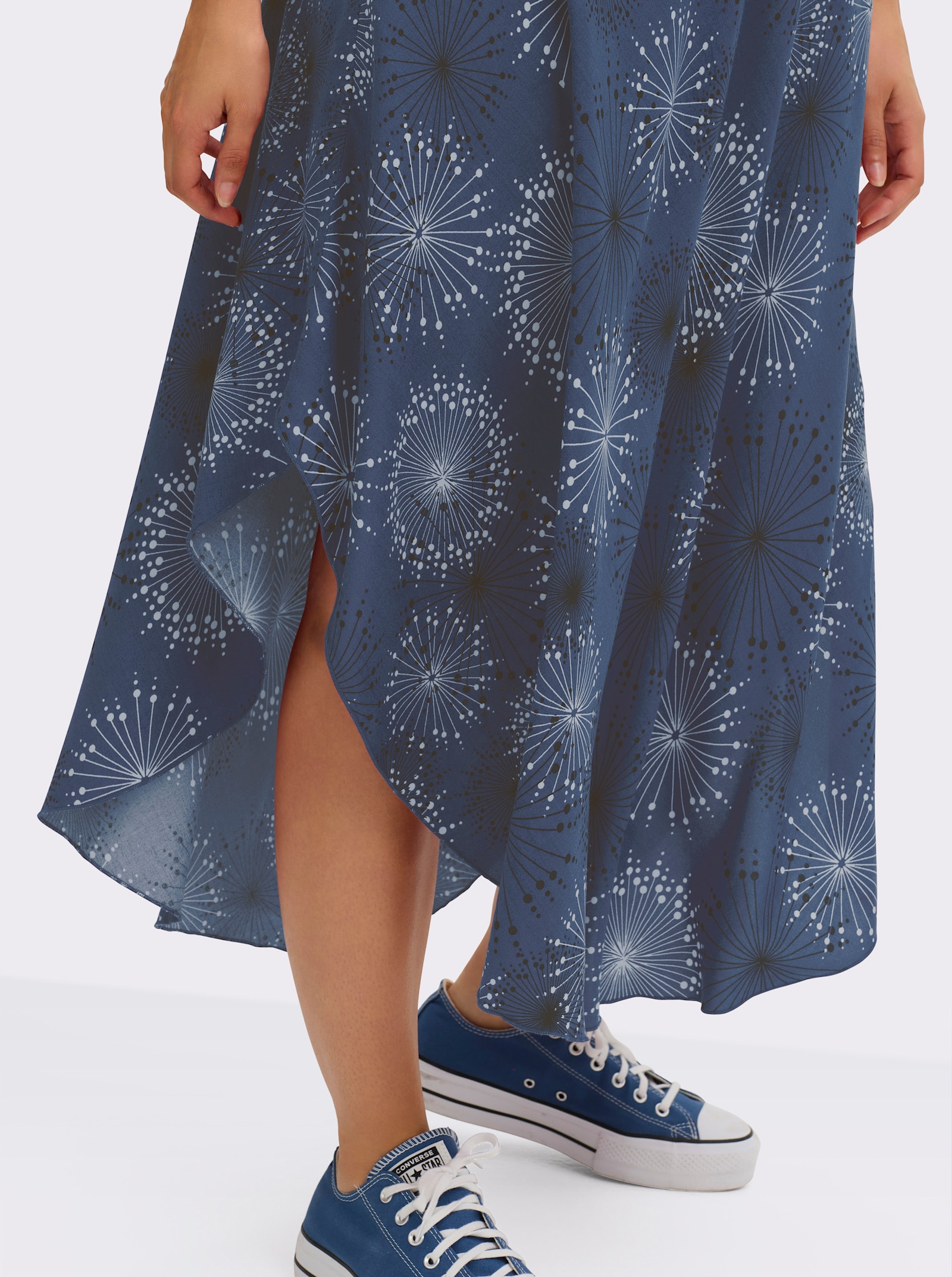 Druckkleid mit Blüten-Muster, figurumspielend - rauchblau-graphit-bedruckt