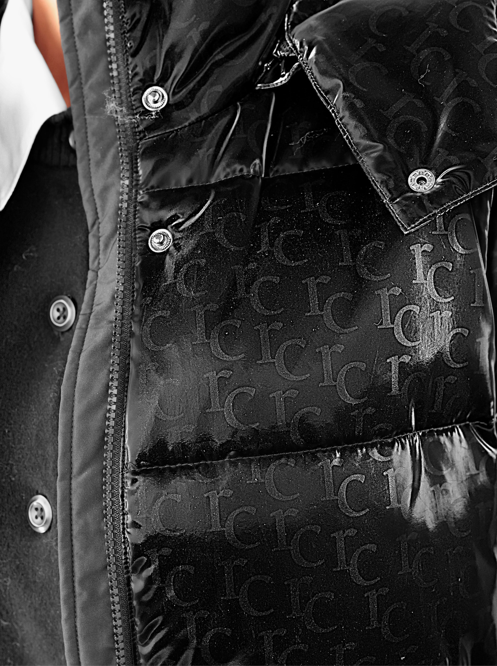 heine Steppmantel in Ton-in-Ton-Optik - schwarz