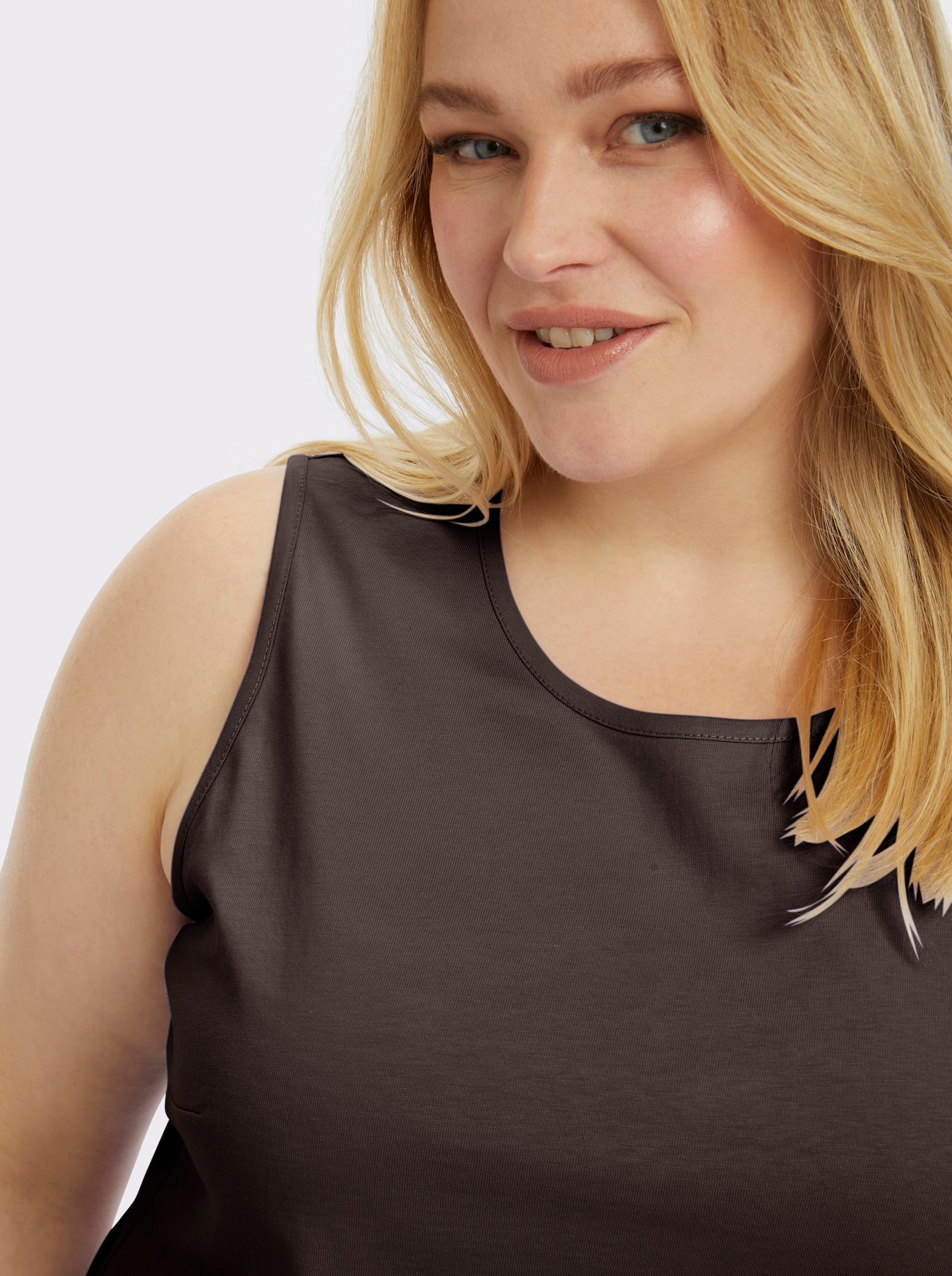 Trägertop mit Rundhals-Ausschnitt - mokka