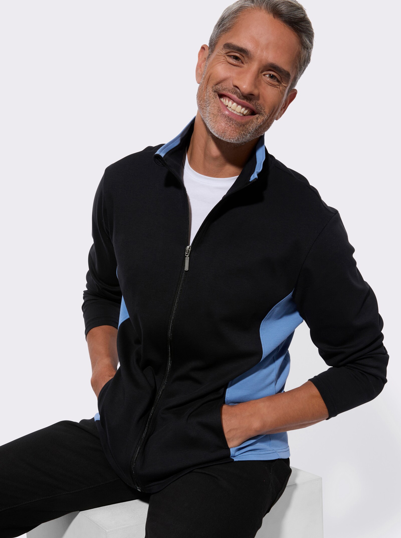 Sweatjacke mit Kontrasten - schwarz-mittelblau