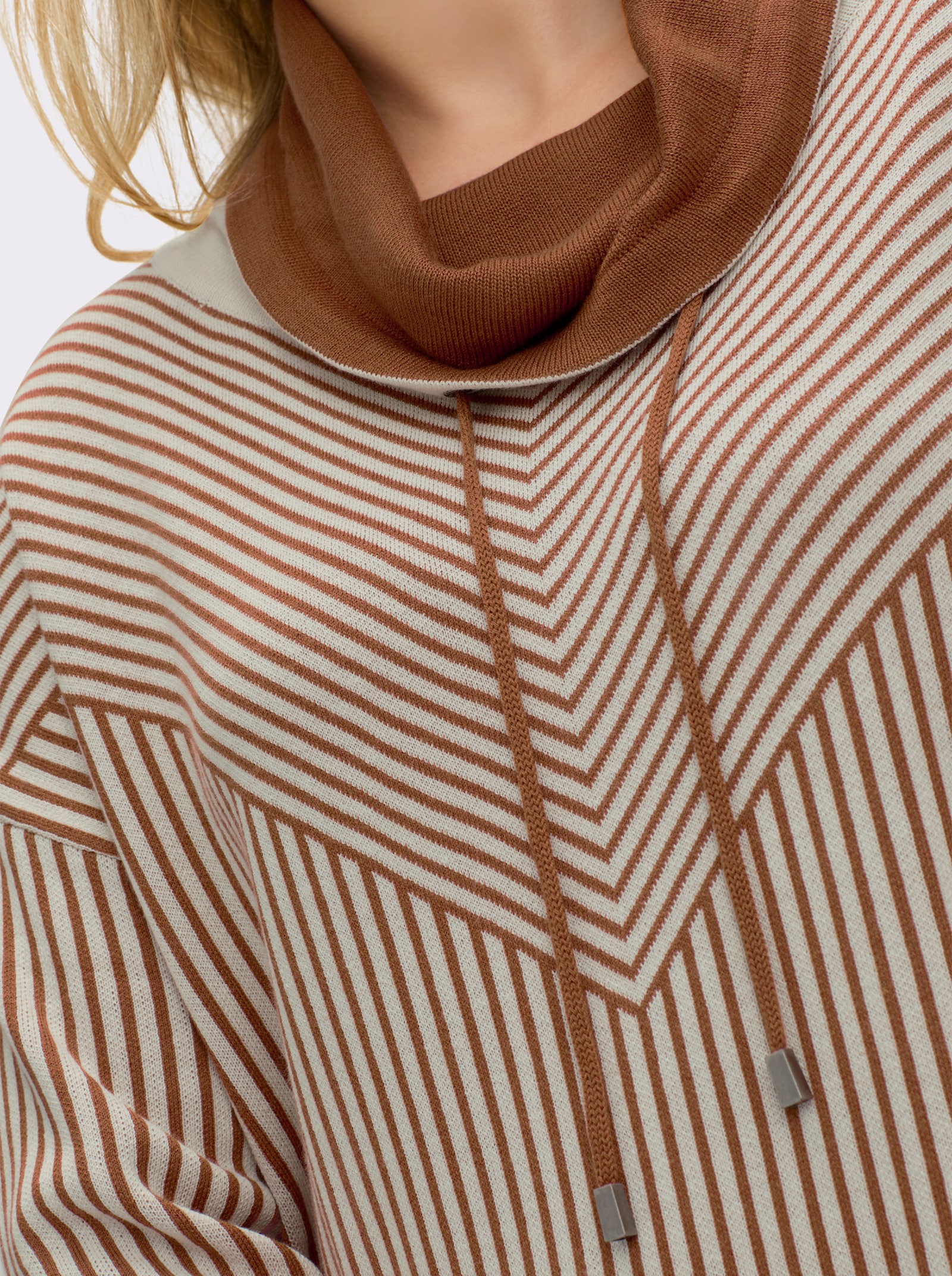 Rollkragenpullover in Modal-Mischung - champagner-cognac-gemustert