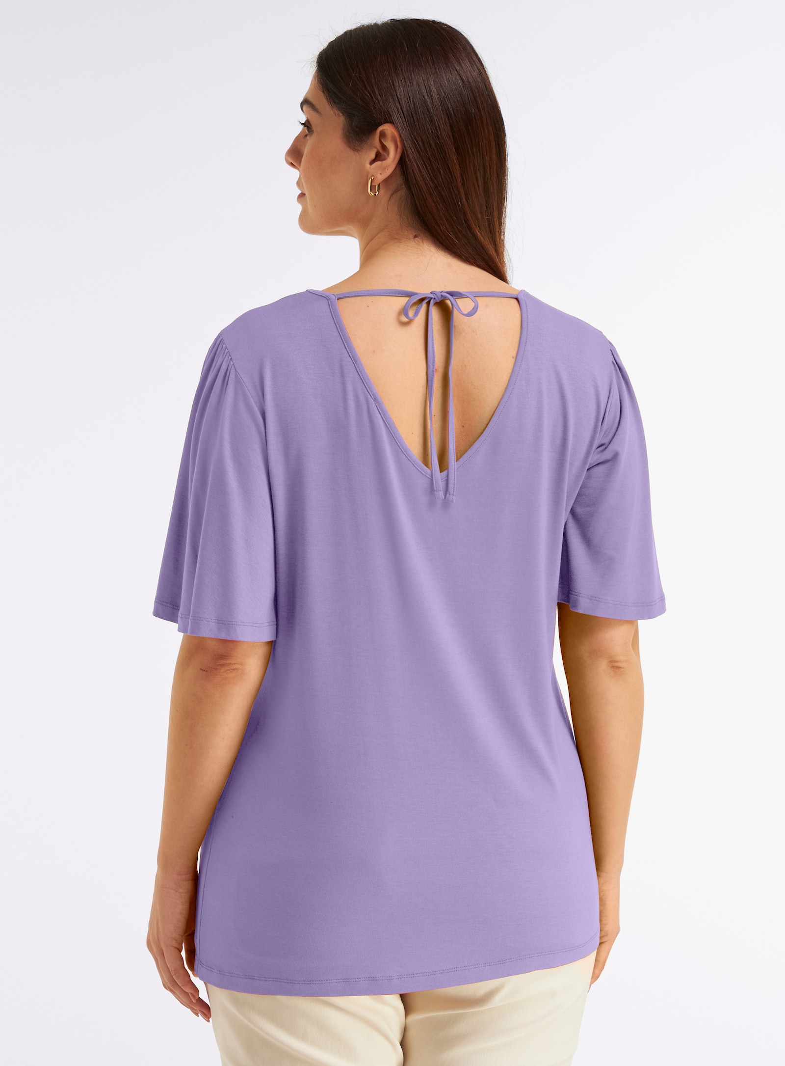 sheego V-Shirt mit Flügelärmeln und Bindeband im Nacken - lavendel