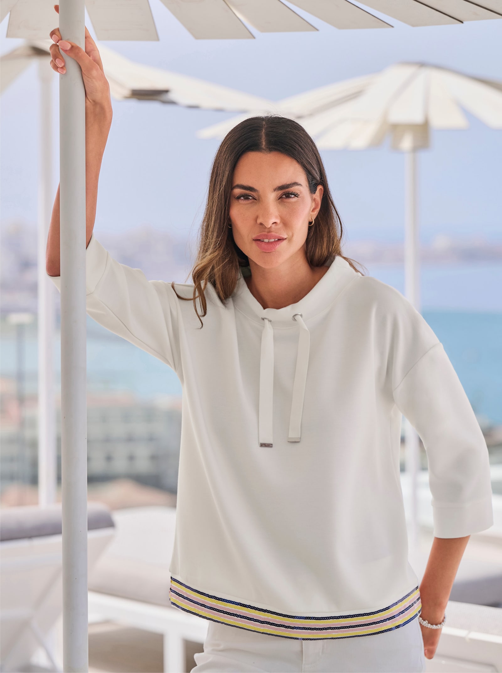 heine Sweatshirt mit Paillettensaum - ecru